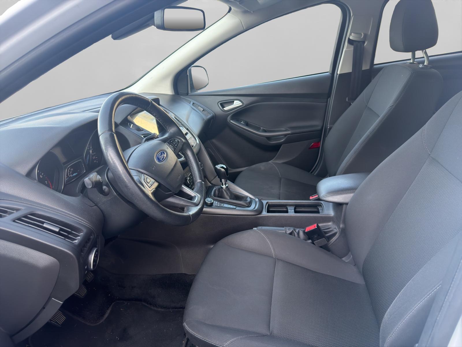 FORD Focus 1.0 SCTi Trend-image-8