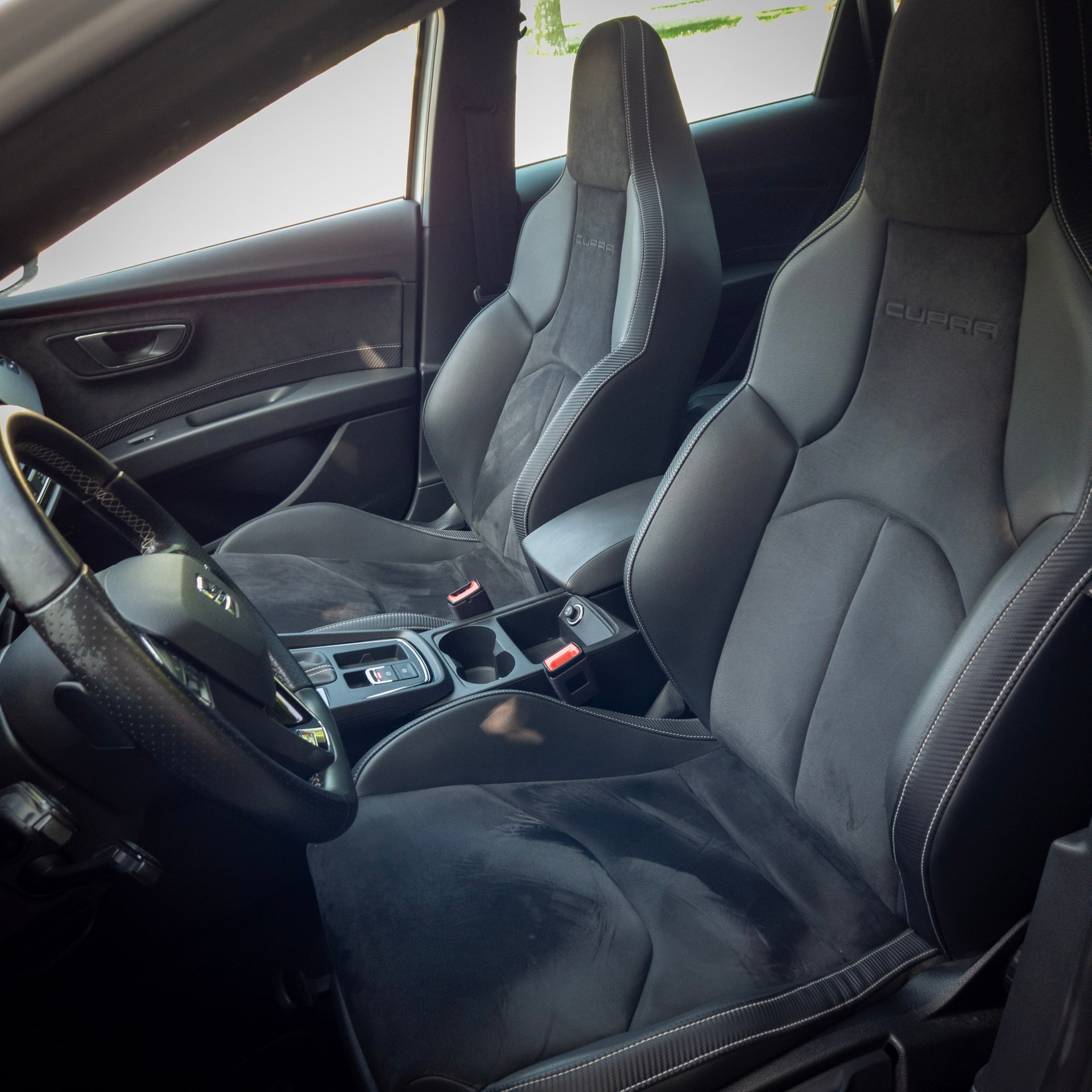 SEAT 2.0 TSI 300 Cupra 4Drive DSG-image-4