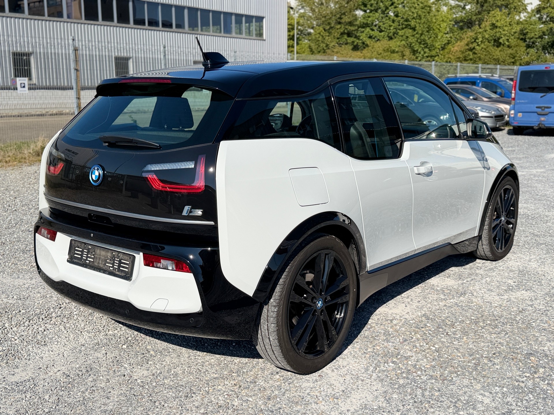 BMW i3s (120Ah)-image-5