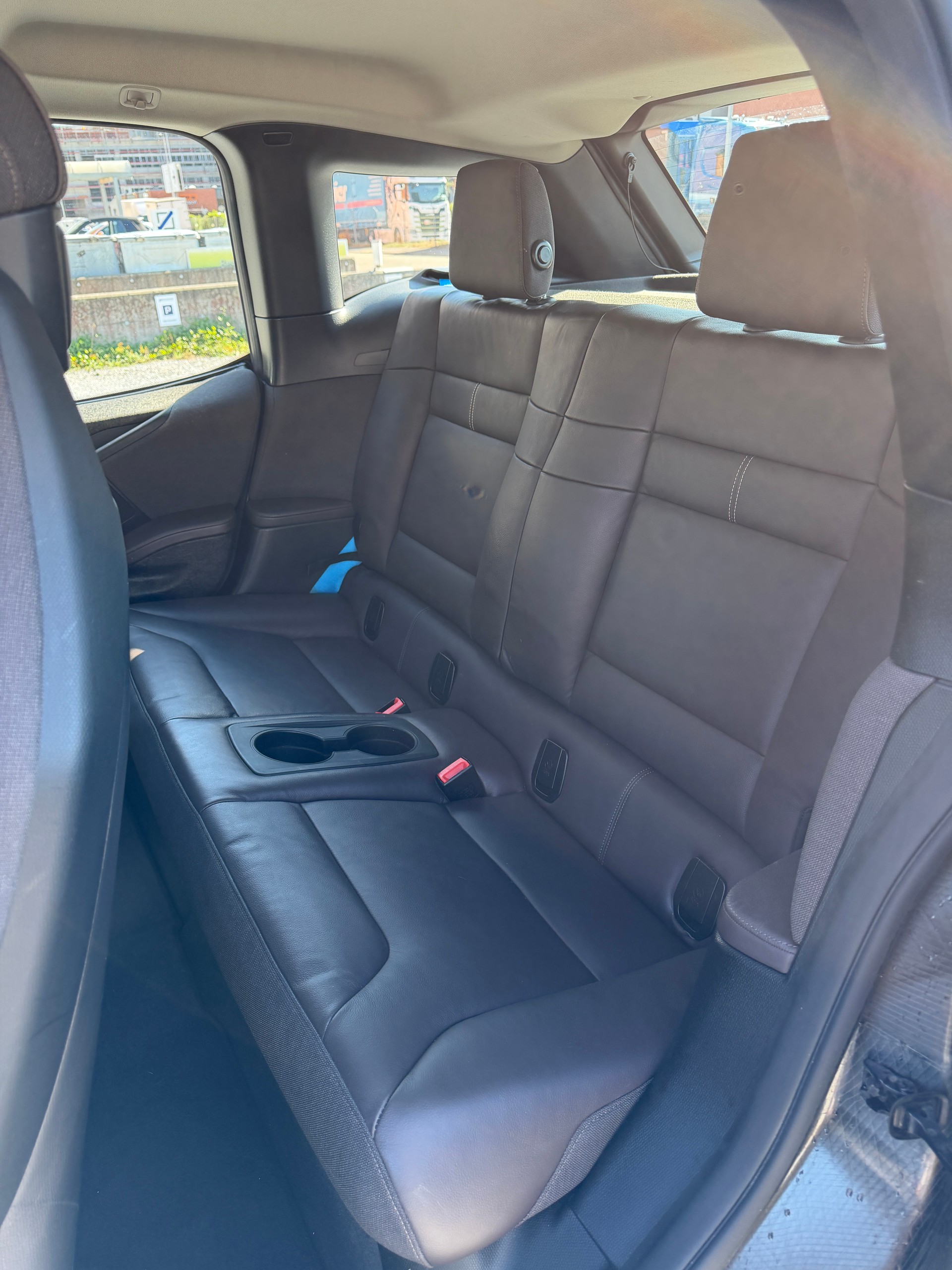 BMW i3s (120Ah)-image-10