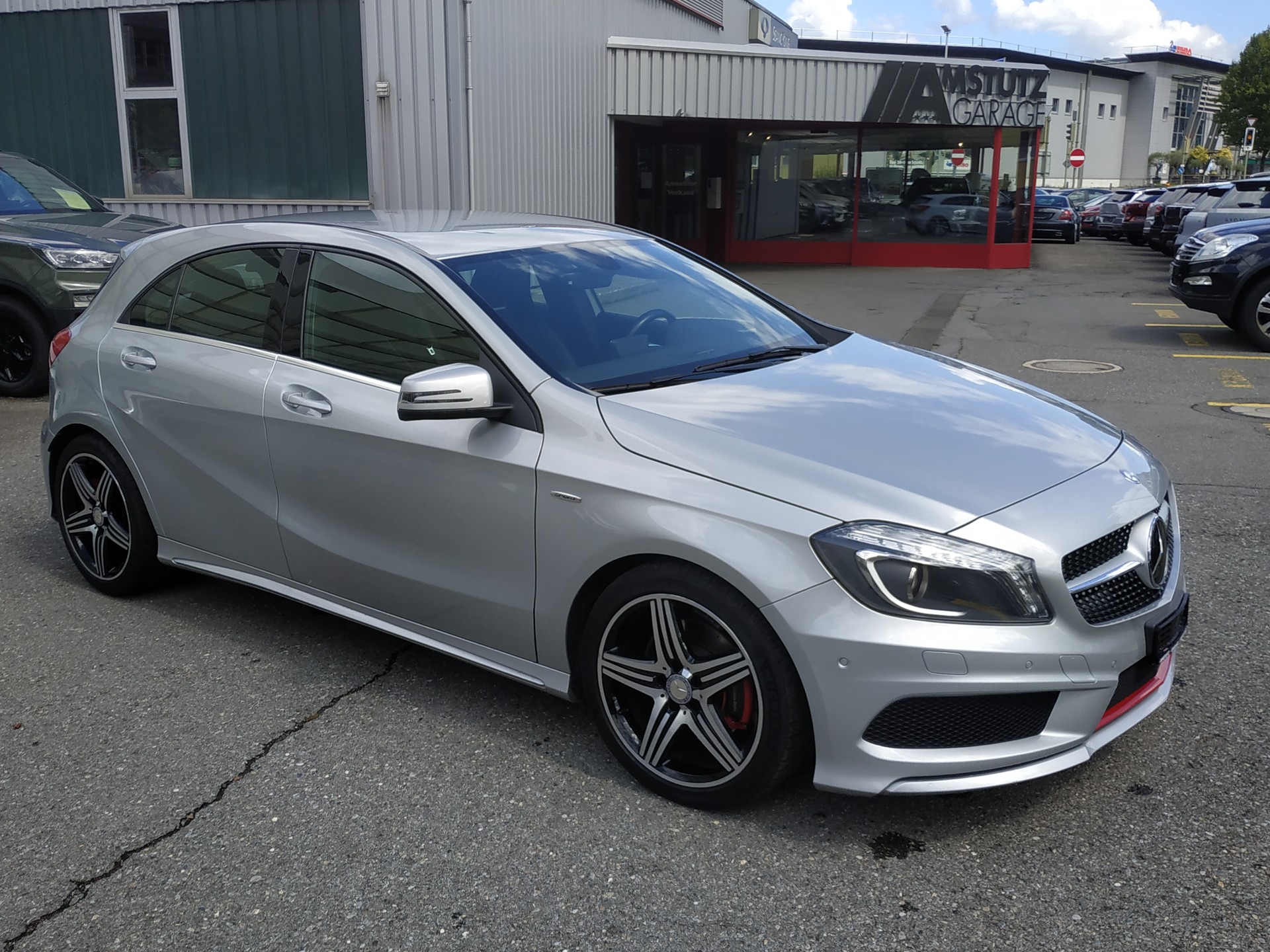 MERCEDES-BENZ A 250 Sport 7G-DCT AMG Line-showroom-element-1