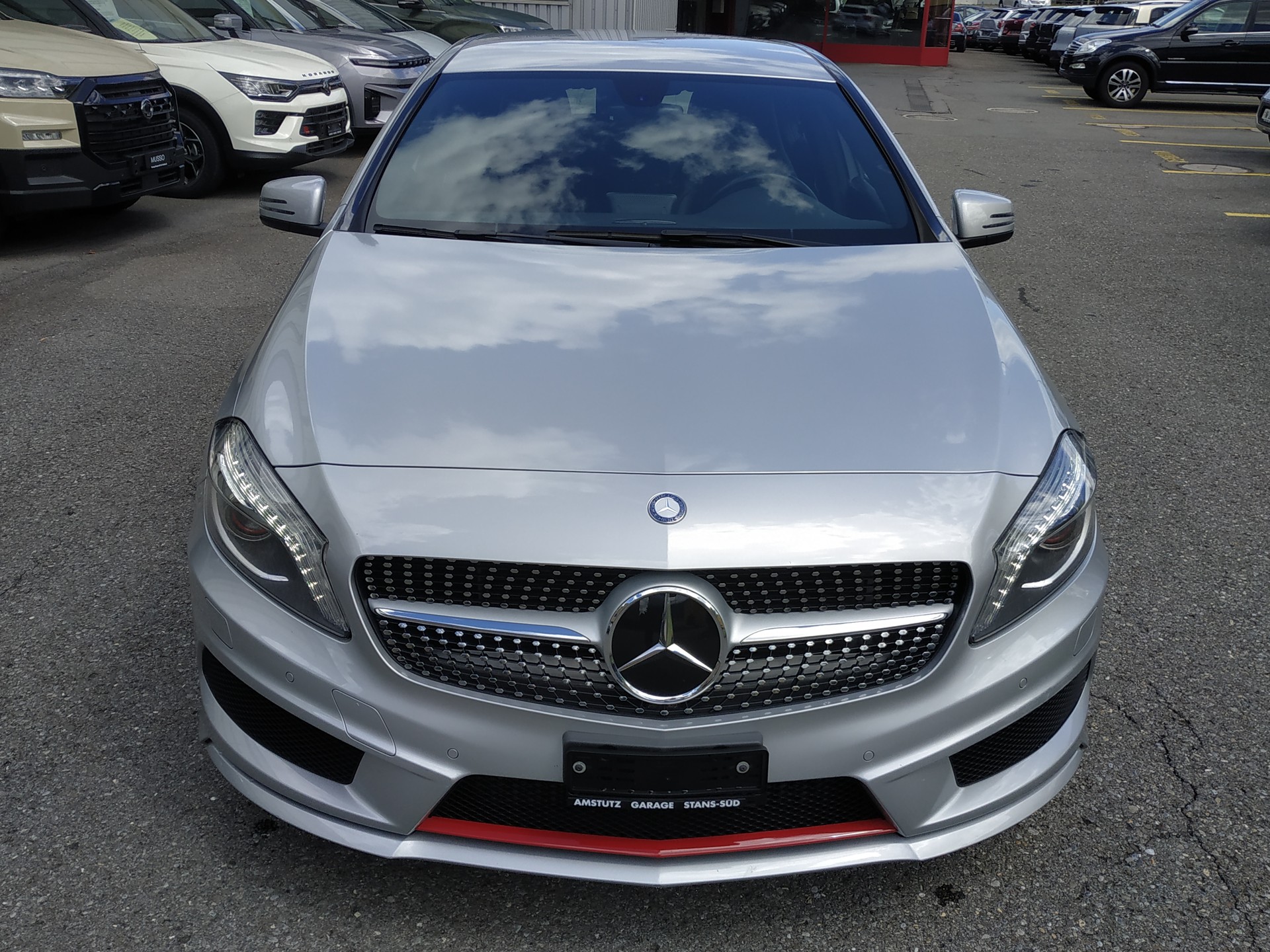 MERCEDES-BENZ A 250 Sport 7G-DCT AMG Line-showroom-element-2