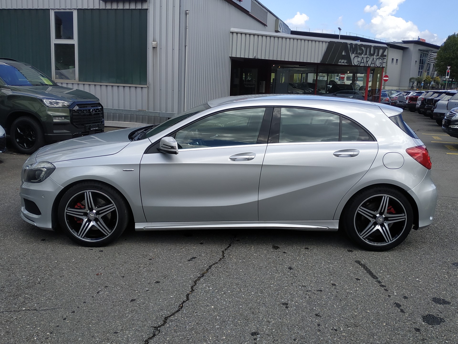 MERCEDES-BENZ A 250 Sport 7G-DCT AMG Line-image-6