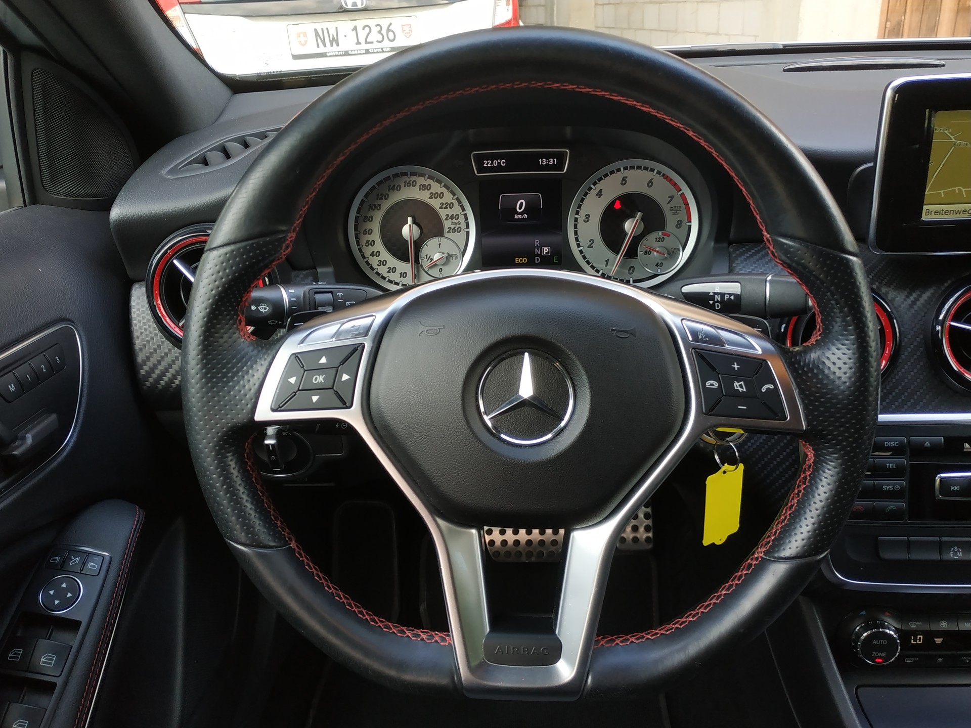MERCEDES-BENZ A 250 Sport 7G-DCT AMG Line-image-13