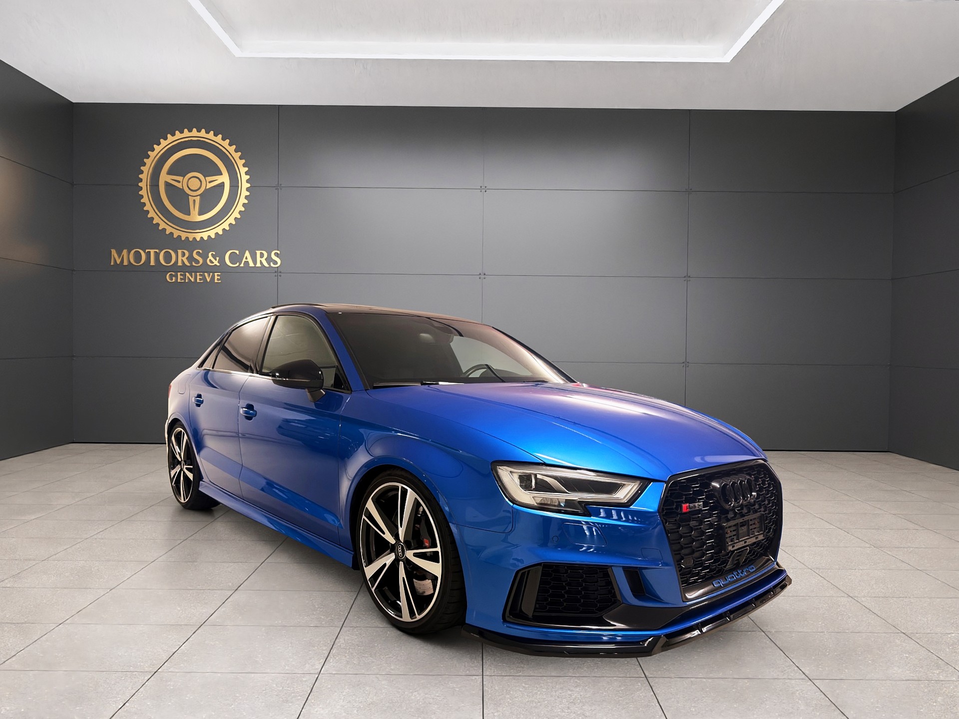 AUDI RS3 Limousine 2.5 TSI quattro S-tronic-showroom-element-1