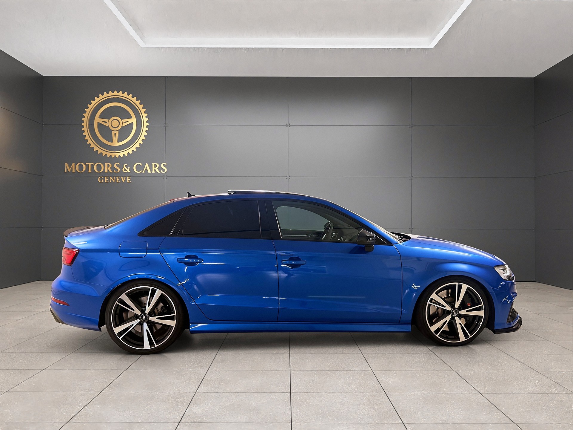 AUDI RS3 Limousine 2.5 TSI quattro S-tronic-showroom-element-3