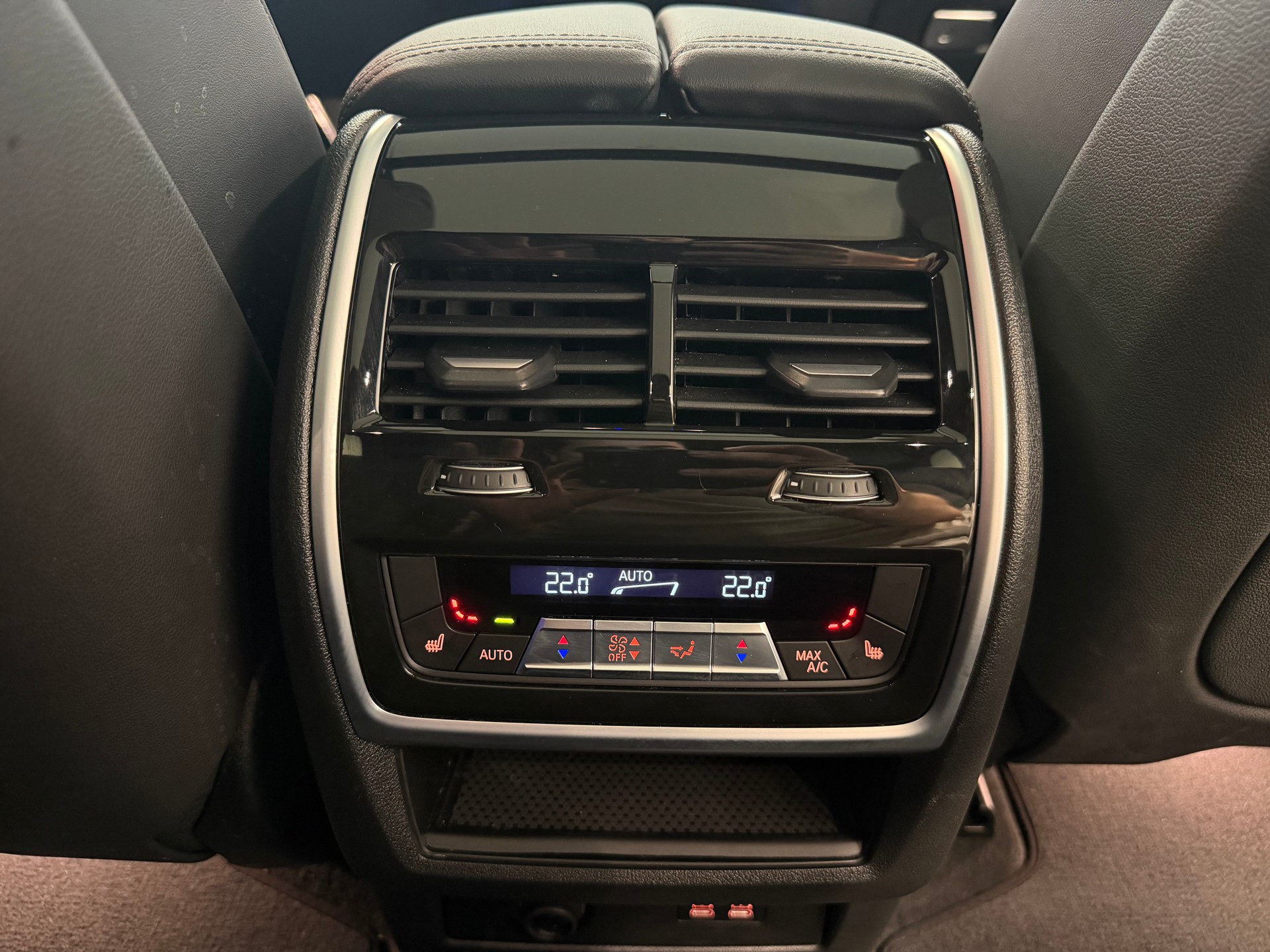 BMW X5 xDrive 48V 40d M Sport Steptronic-image-31