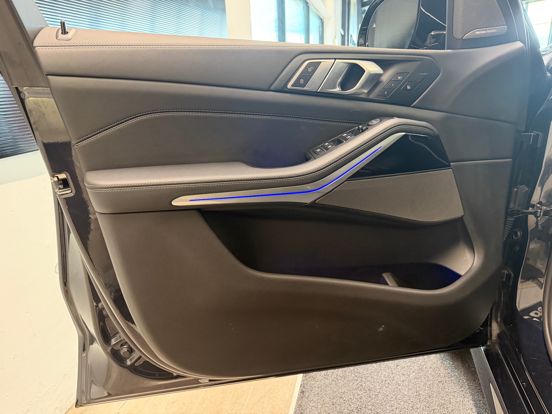 BMW X5 xDrive 48V 40d M Sport Steptronic-image-10