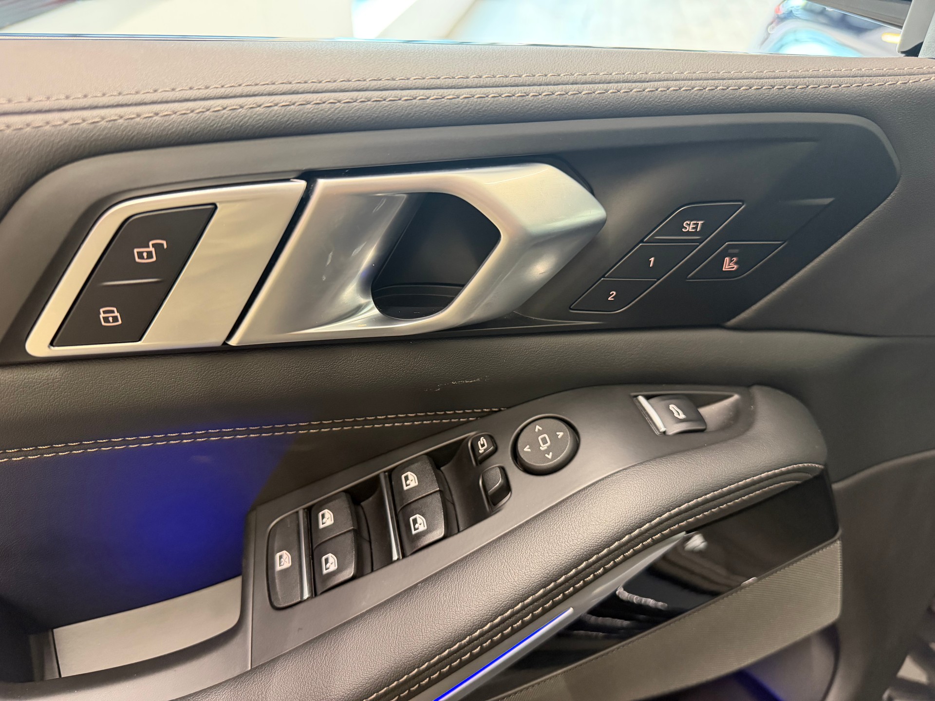 BMW X5 xDrive 48V 40d M Sport Steptronic-image-11