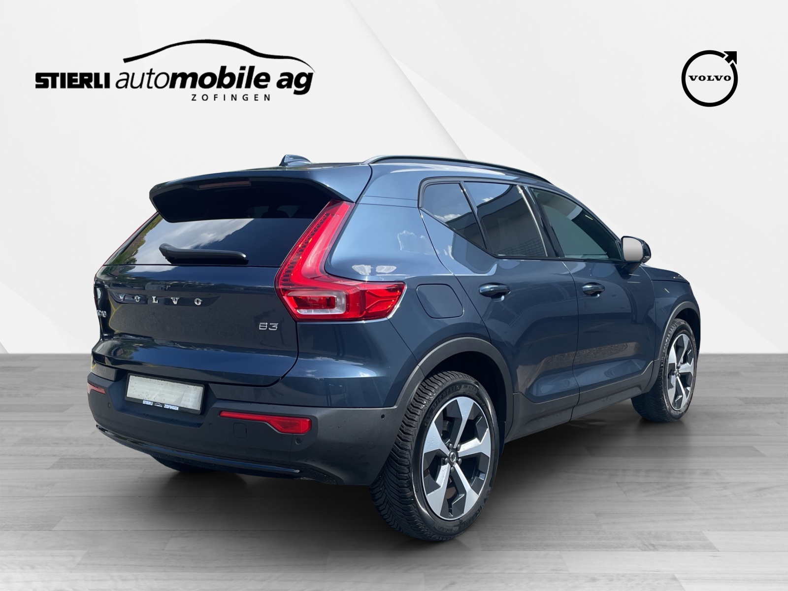 VOLVO XC40 2.0 B3 MH Plus Dark-image-4