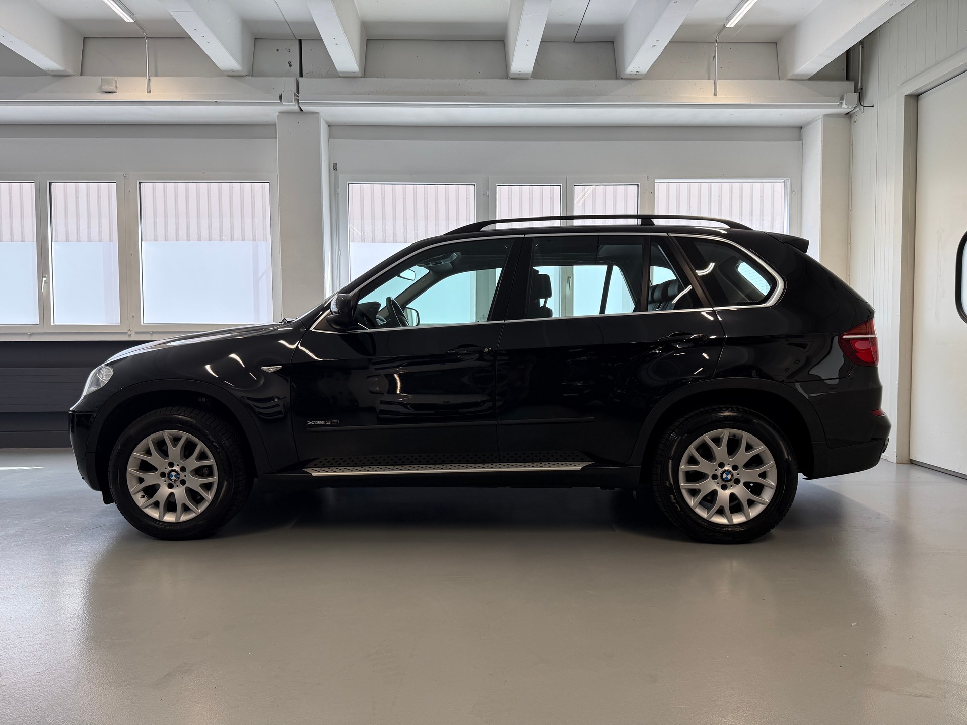 BMW X5 xDrive 35i Steptronic-showroom-element-2