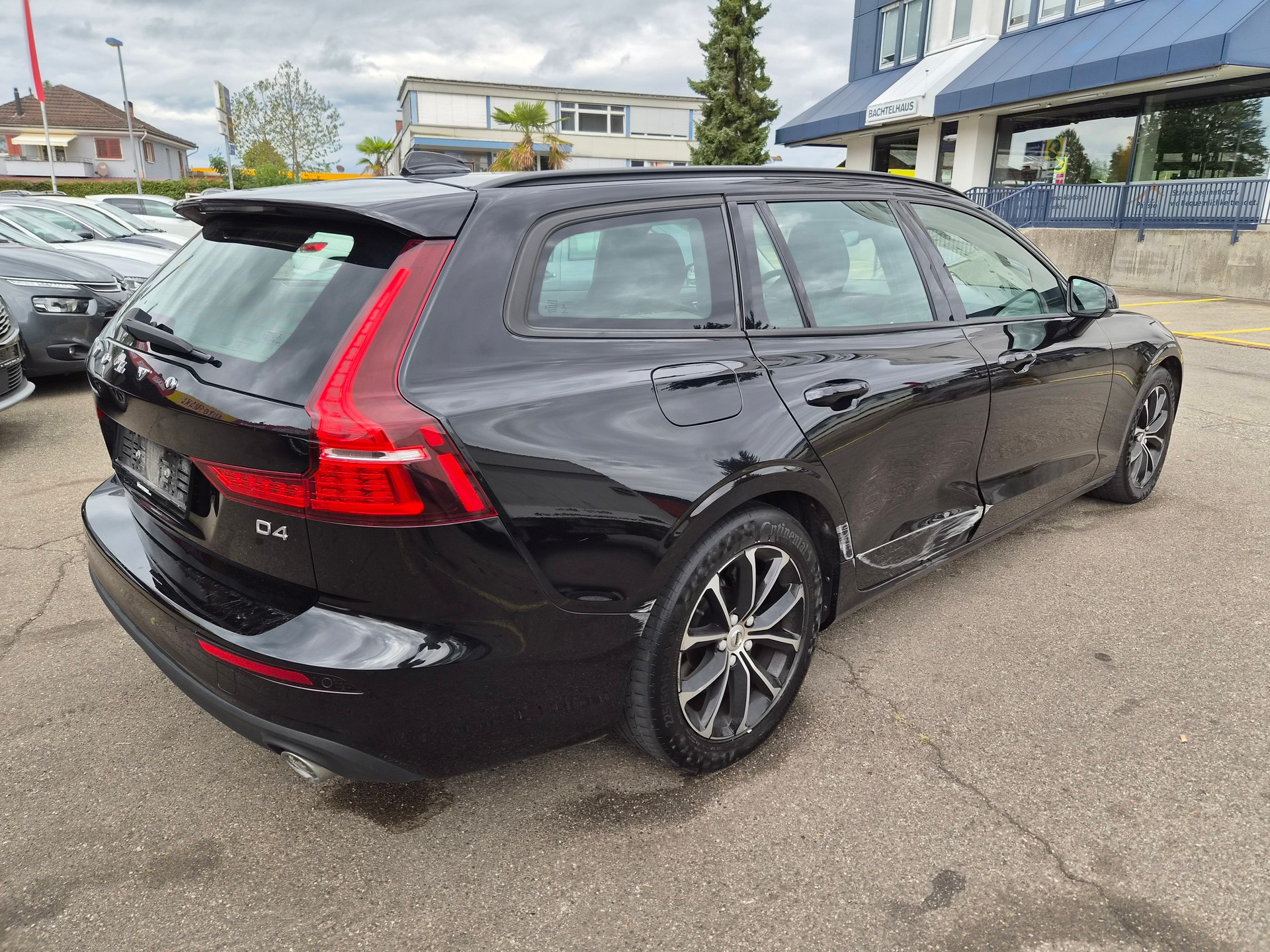 VOLVO V60 D4 Geartronic-showroom-element-1