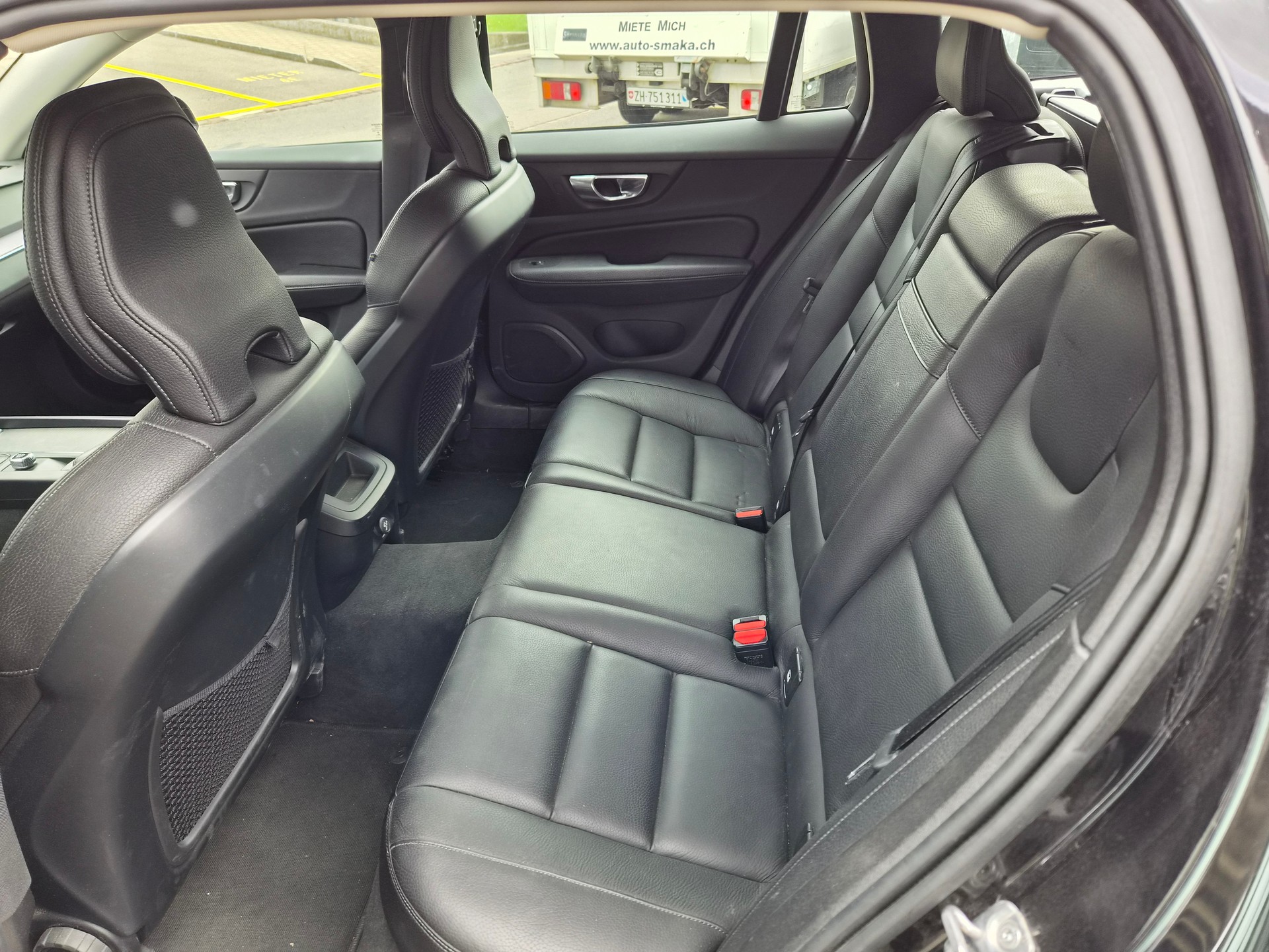 VOLVO V60 D4 Geartronic-image-9