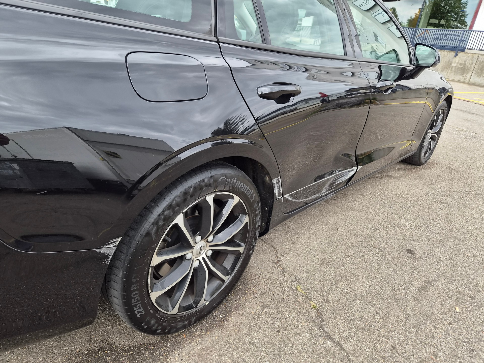 VOLVO V60 D4 Geartronic-showroom-element-2