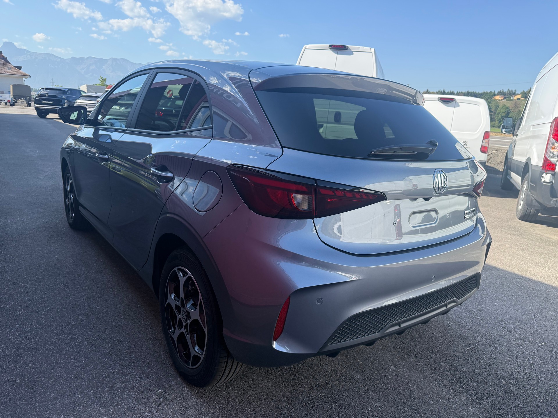 MG 3 1.5 Hybrid Luxury Aut.-showroom-element-1
