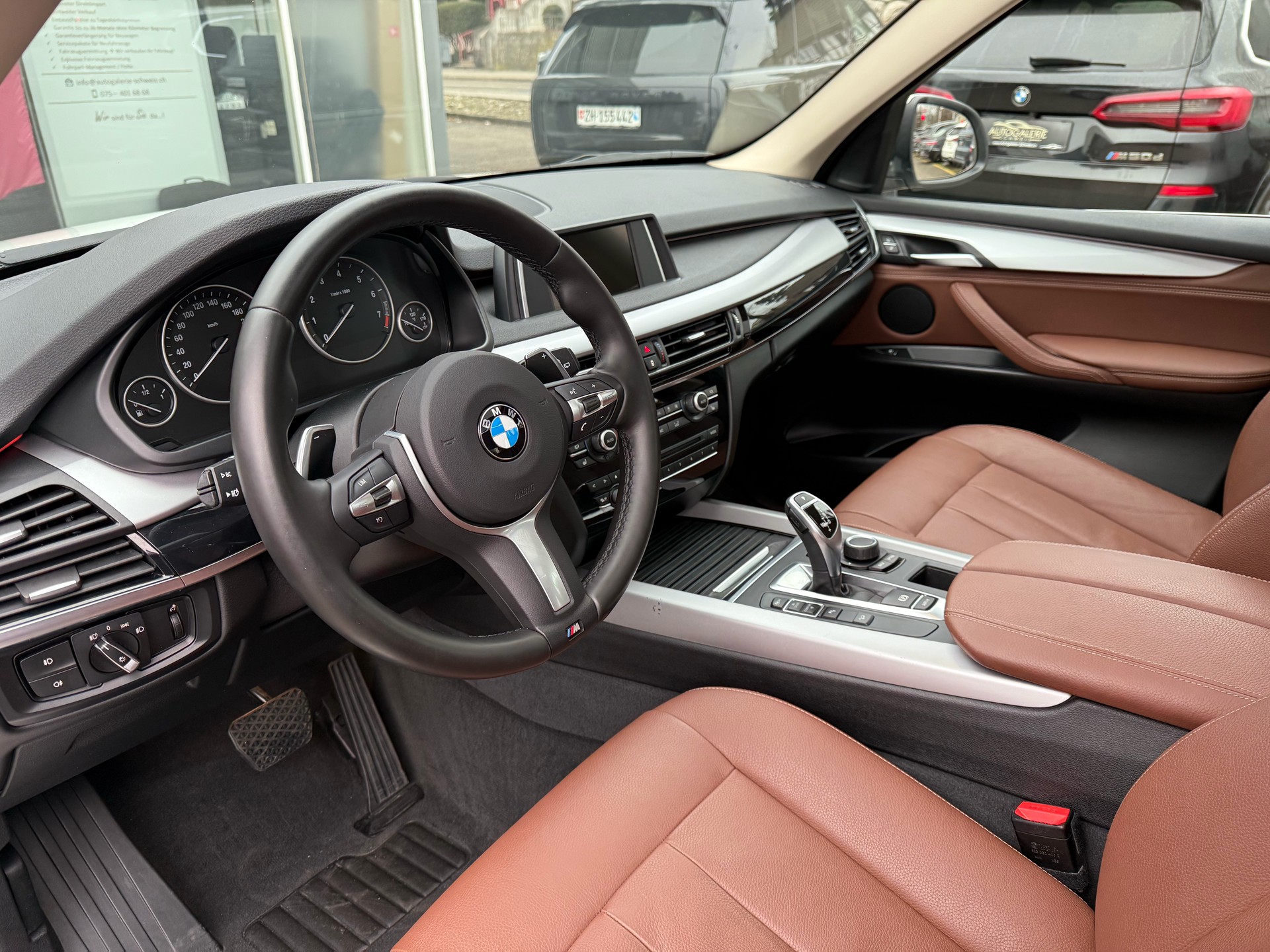 BMW X5 xDrive 35i Steptronic | CH | Leder Braun | Panorama | -image-11
