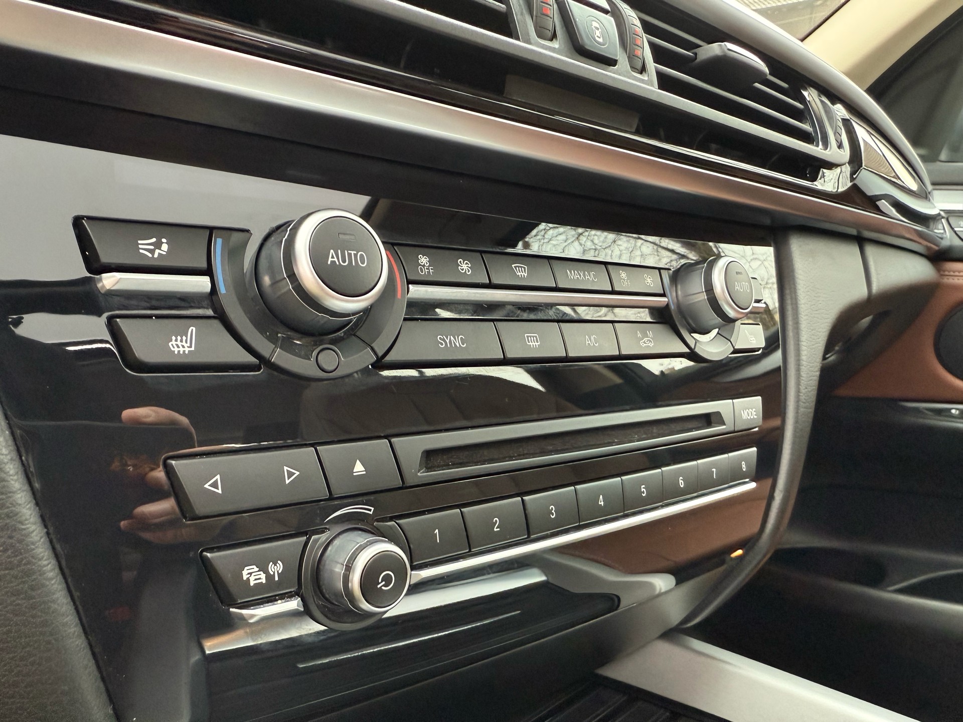 BMW X5 xDrive 35i Steptronic | CH | Leder Braun | Panorama | -image-13