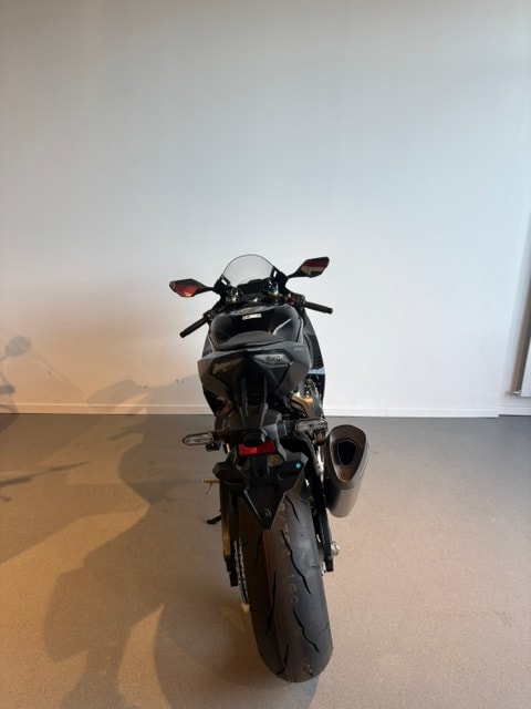 HONDA CBR 1000 RR-R Fireblade SP-image-3