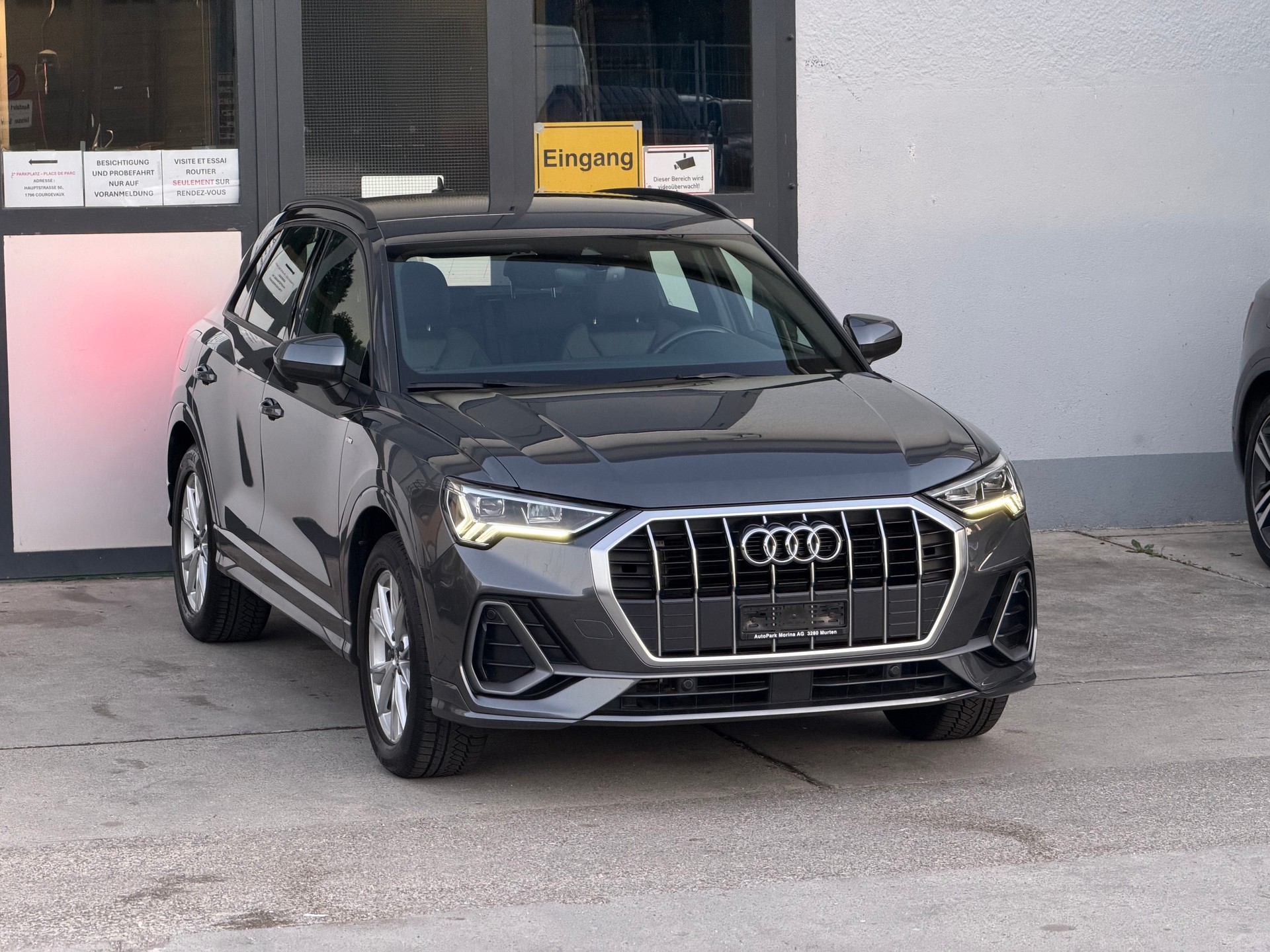 AUDI Q3 35 TFSI S line Attraction S-tronic-showroom-element-3