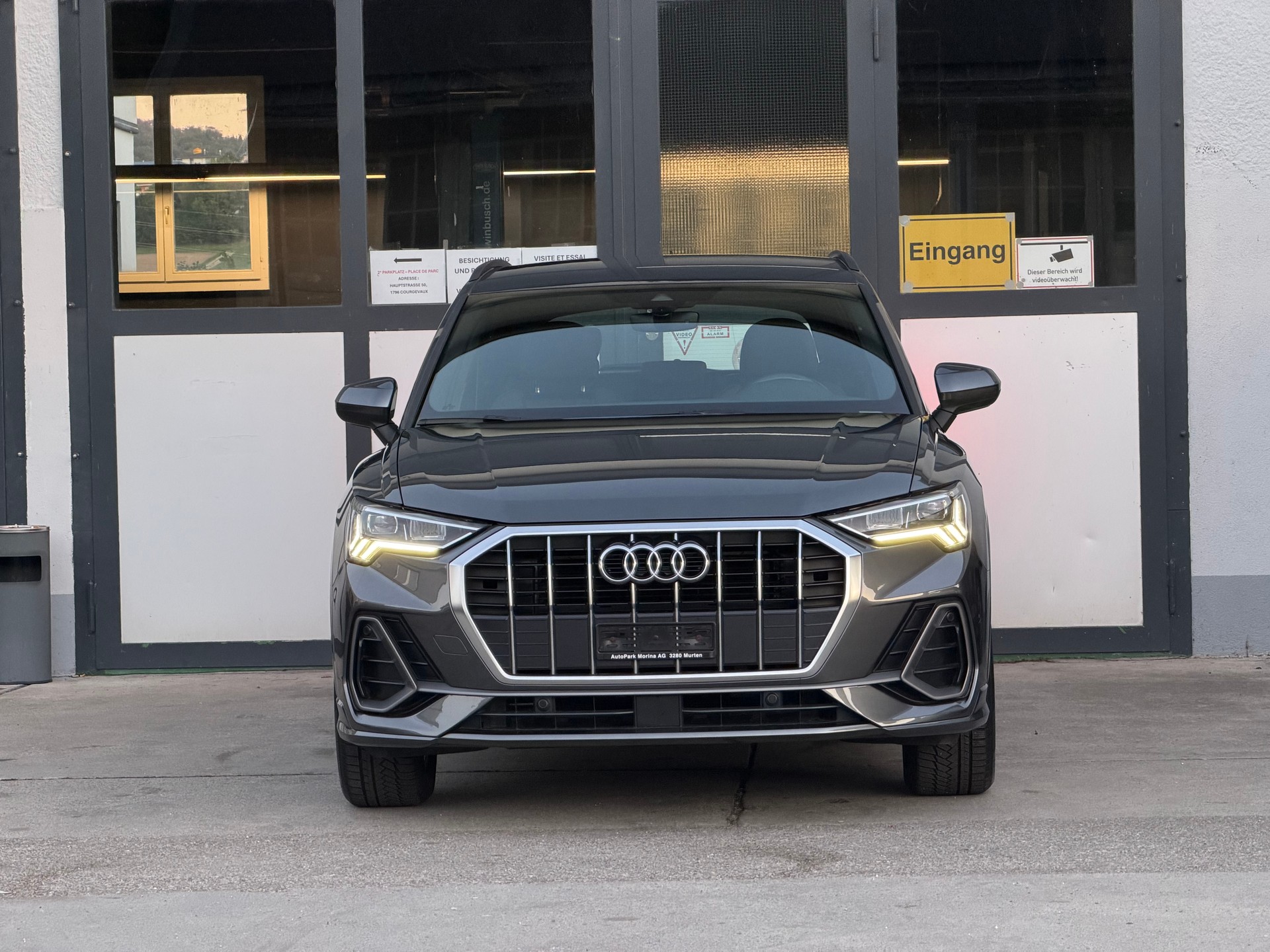 AUDI Q3 35 TFSI S line Attraction S-tronic-showroom-element-2