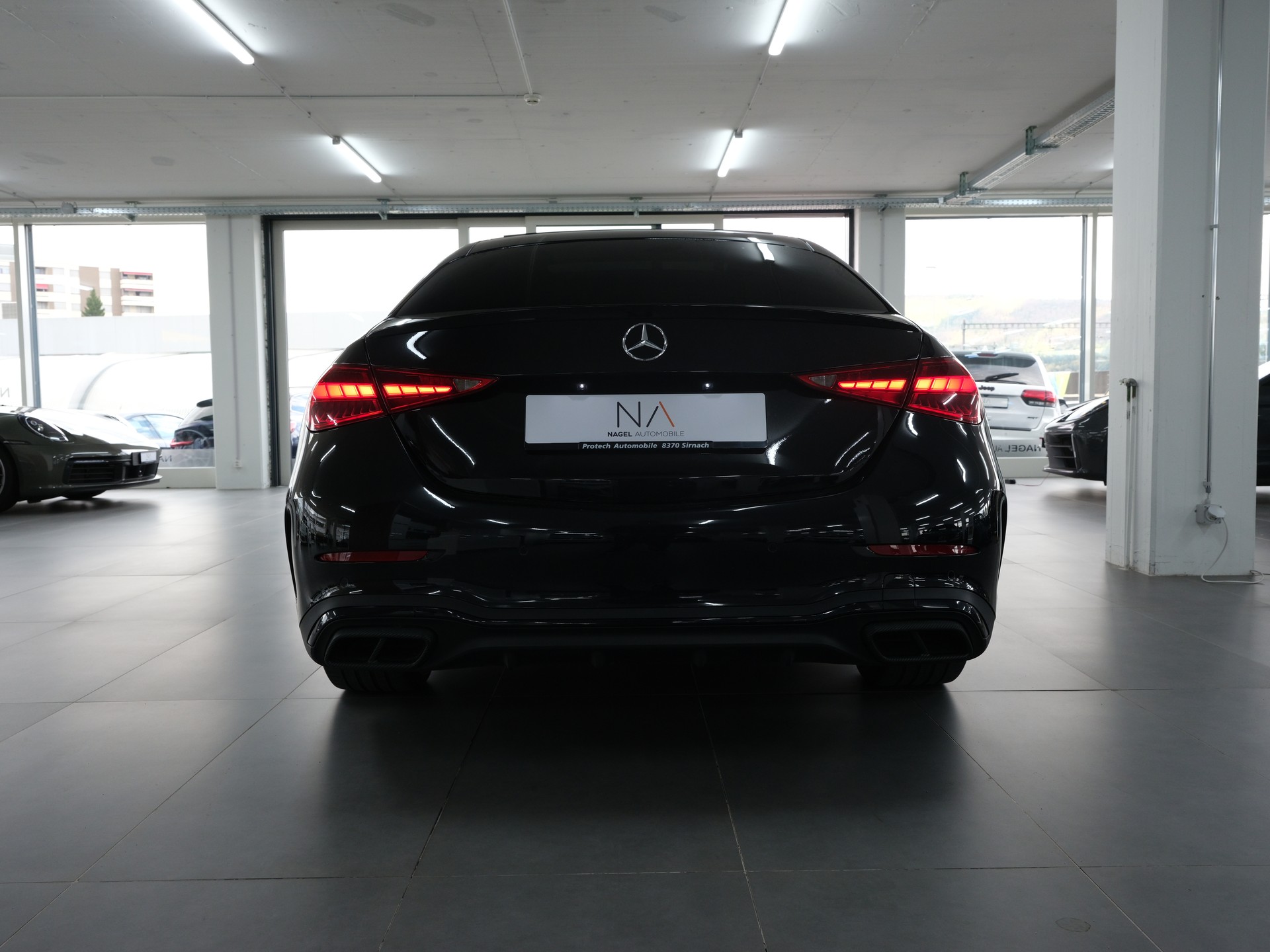 MERCEDES-BENZ C 300 4Matic AMG Line *Burmester* *Panorama* *360 Kamera*-showroom-element-3