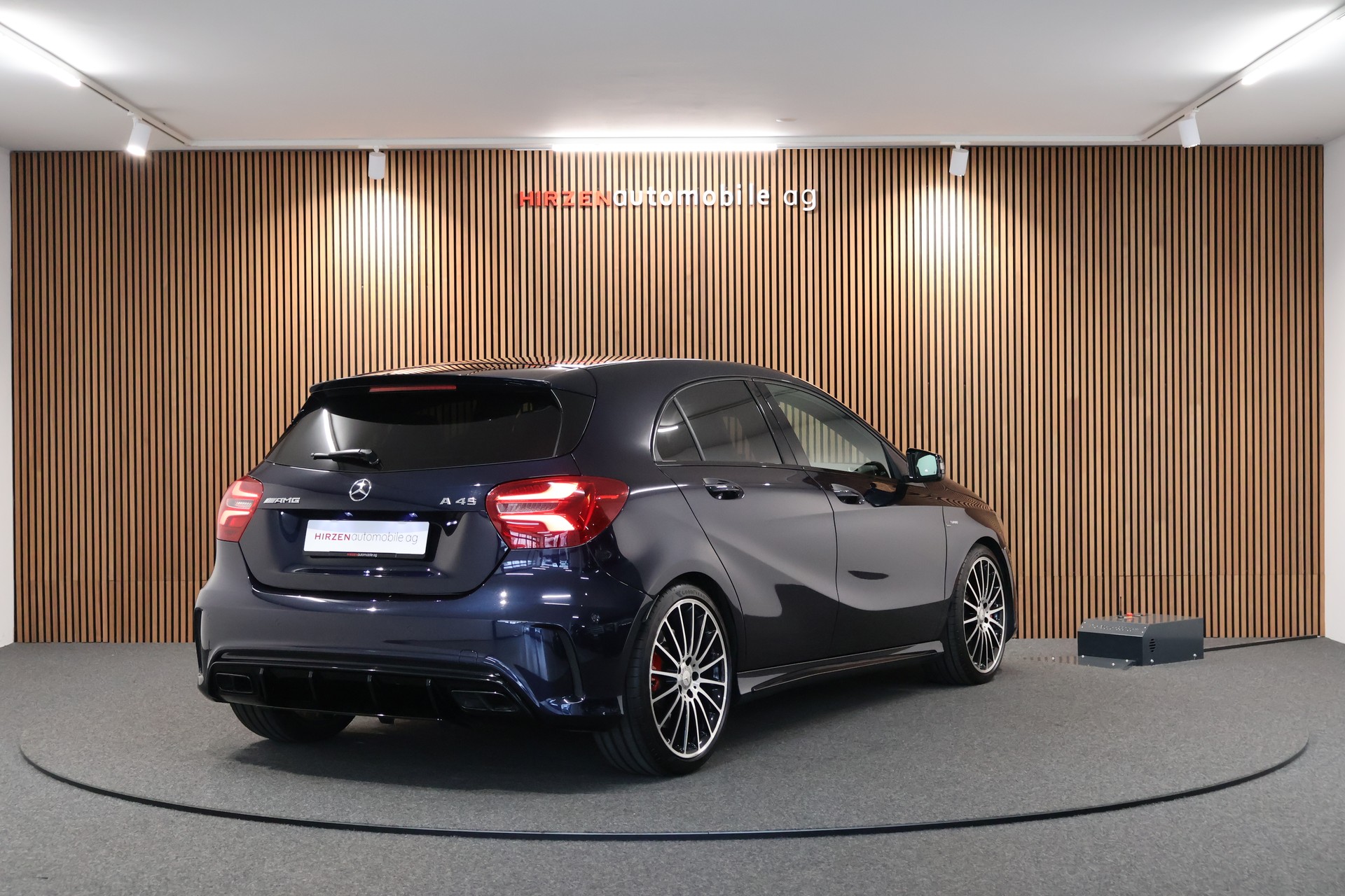 MERCEDES-BENZ A 45 AMG 4Matic Speedshift 7G-DCT-image-4