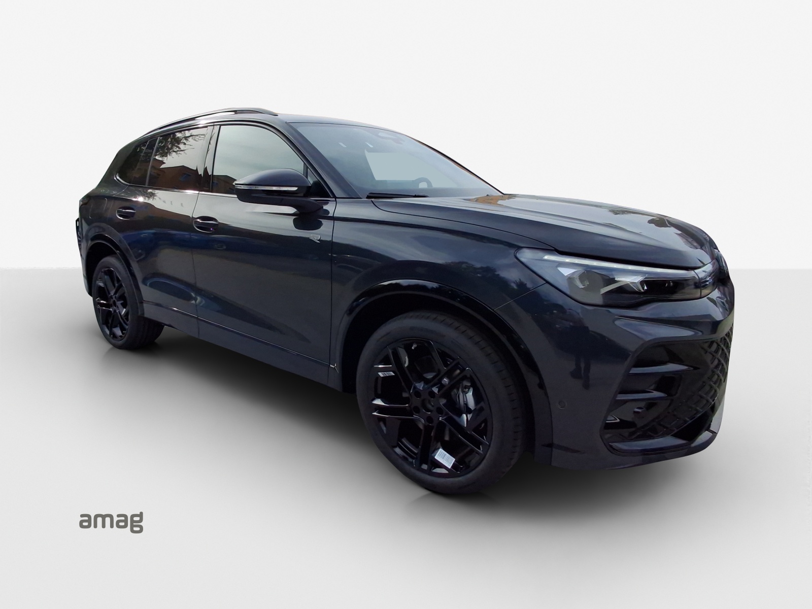 VW Tiguan 2.0 TSI DSG R-Line 4Motion-image-5