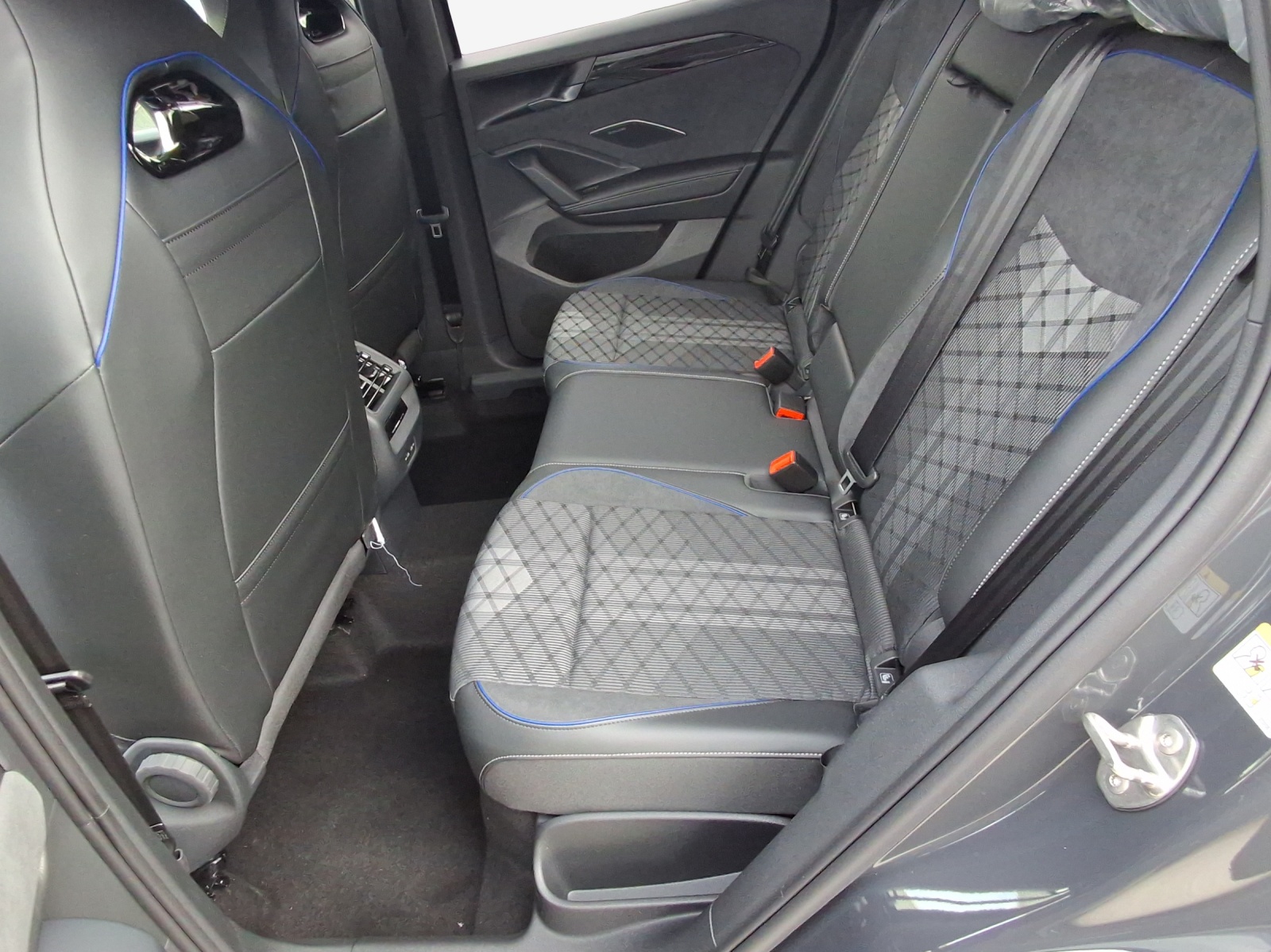 VW Tiguan 2.0 TSI DSG R-Line 4Motion-image-11