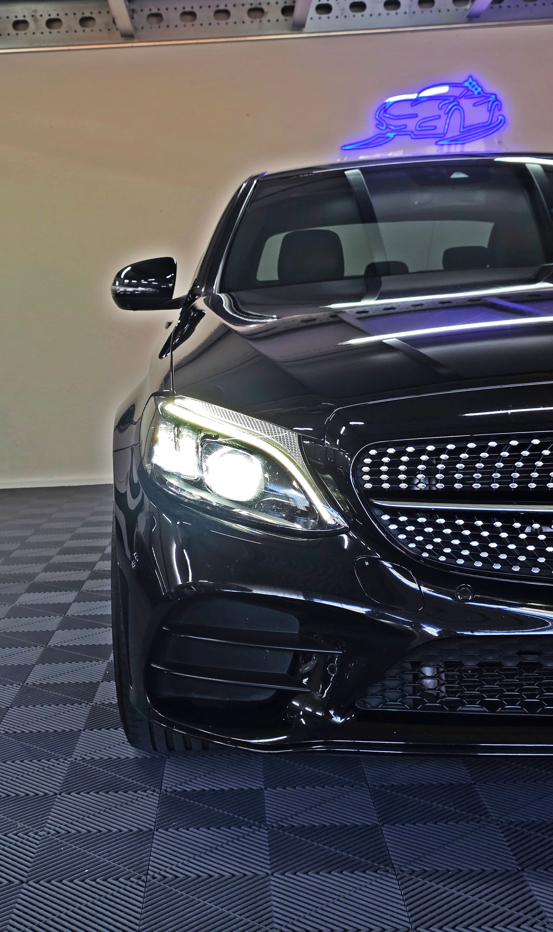MERCEDES-BENZ C 220 d Swiss Star AMG Line 4Matic 9G-Tronic-showroom-element-2