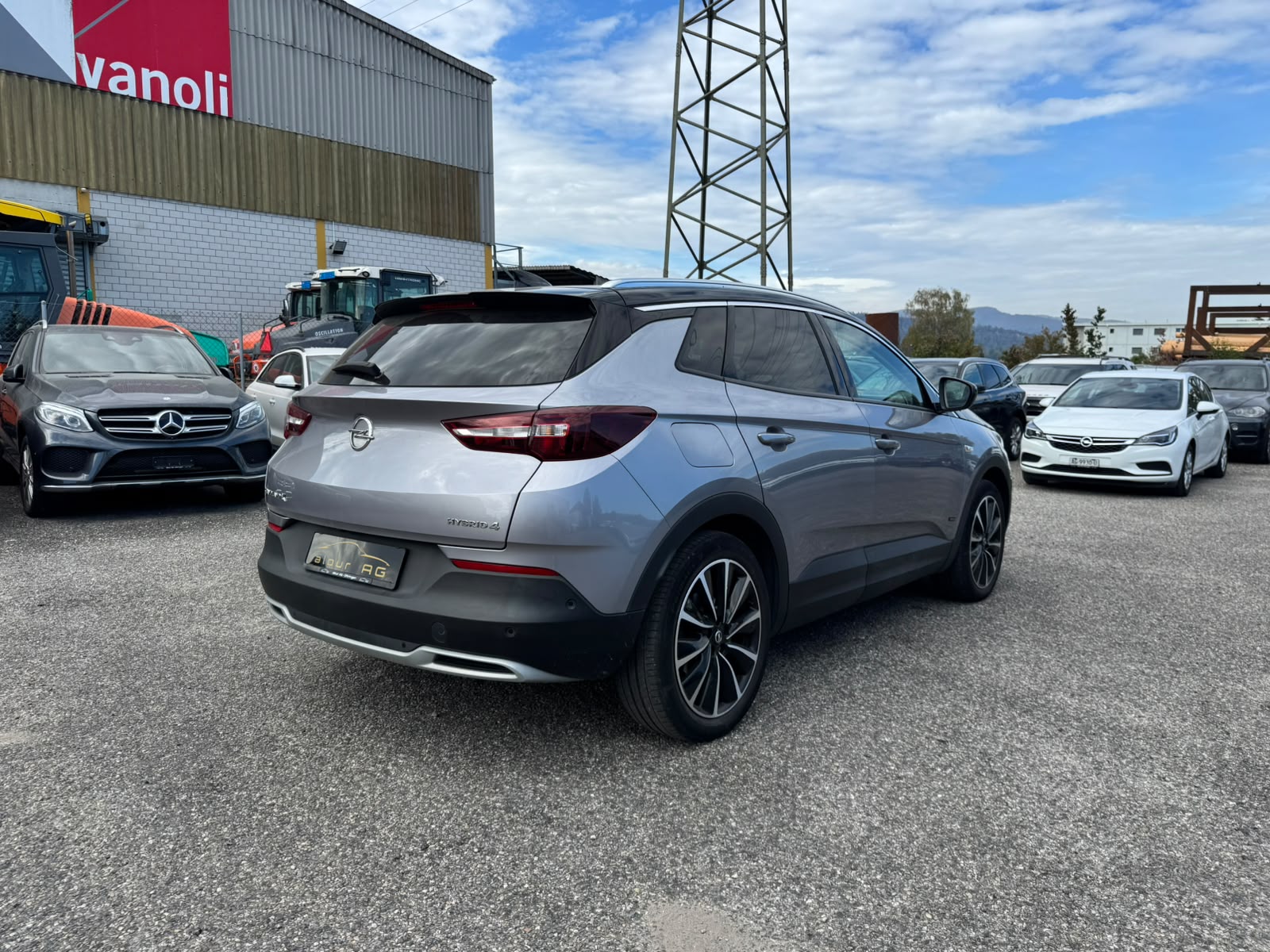 OPEL Grandland X 1.6 Hybrid4 Ultimate Automatik-image-5