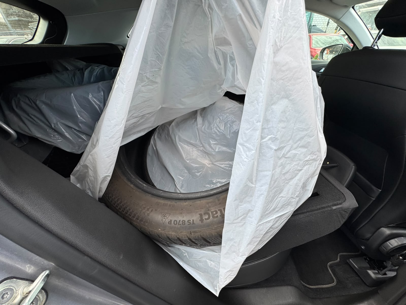OPEL Grandland X 1.6 Hybrid4 Ultimate Automatik-image-10
