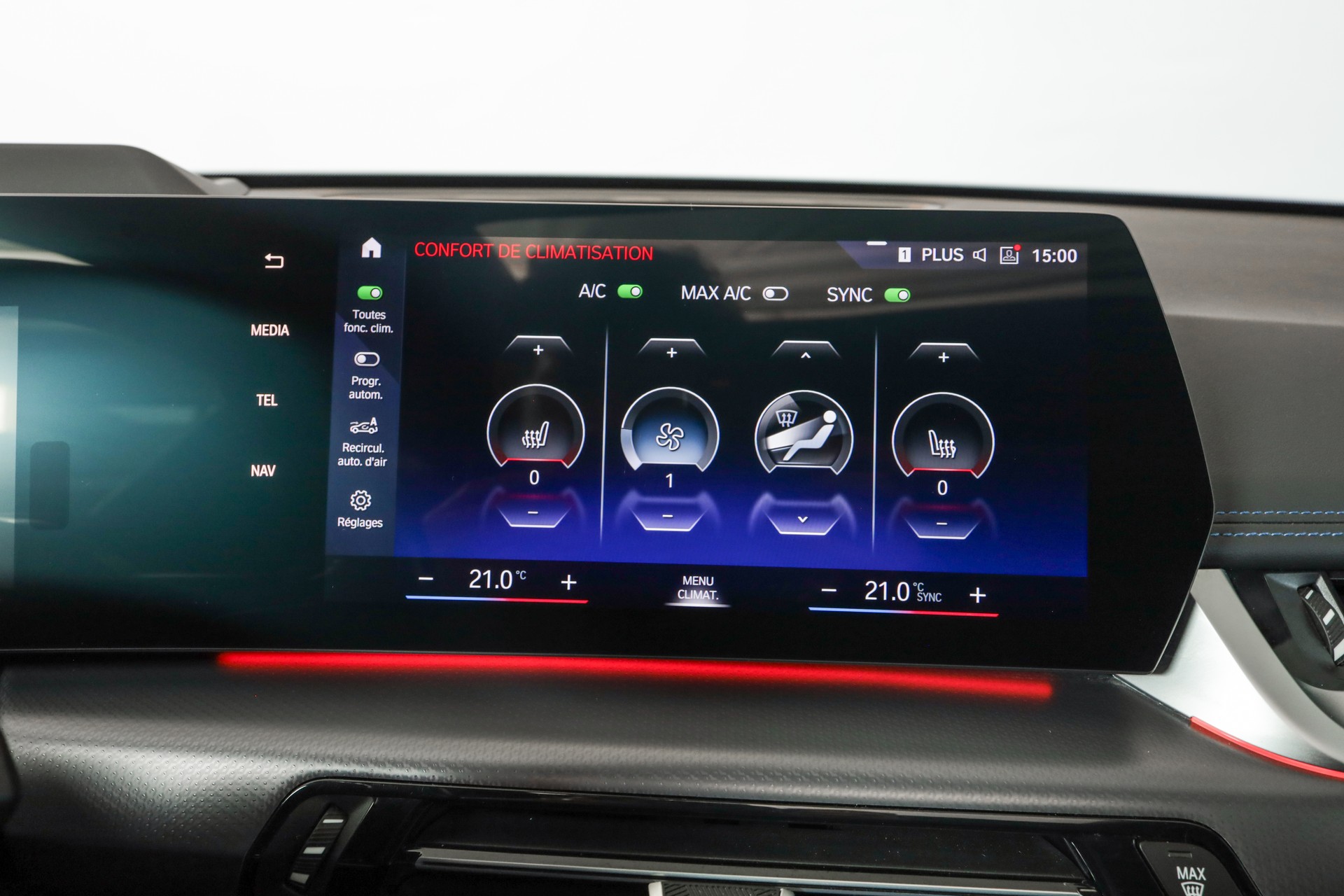 BMW iX1 xDrive 30 M Sport • Attelage • Toit panoramique • Pack Innovation-image-22
