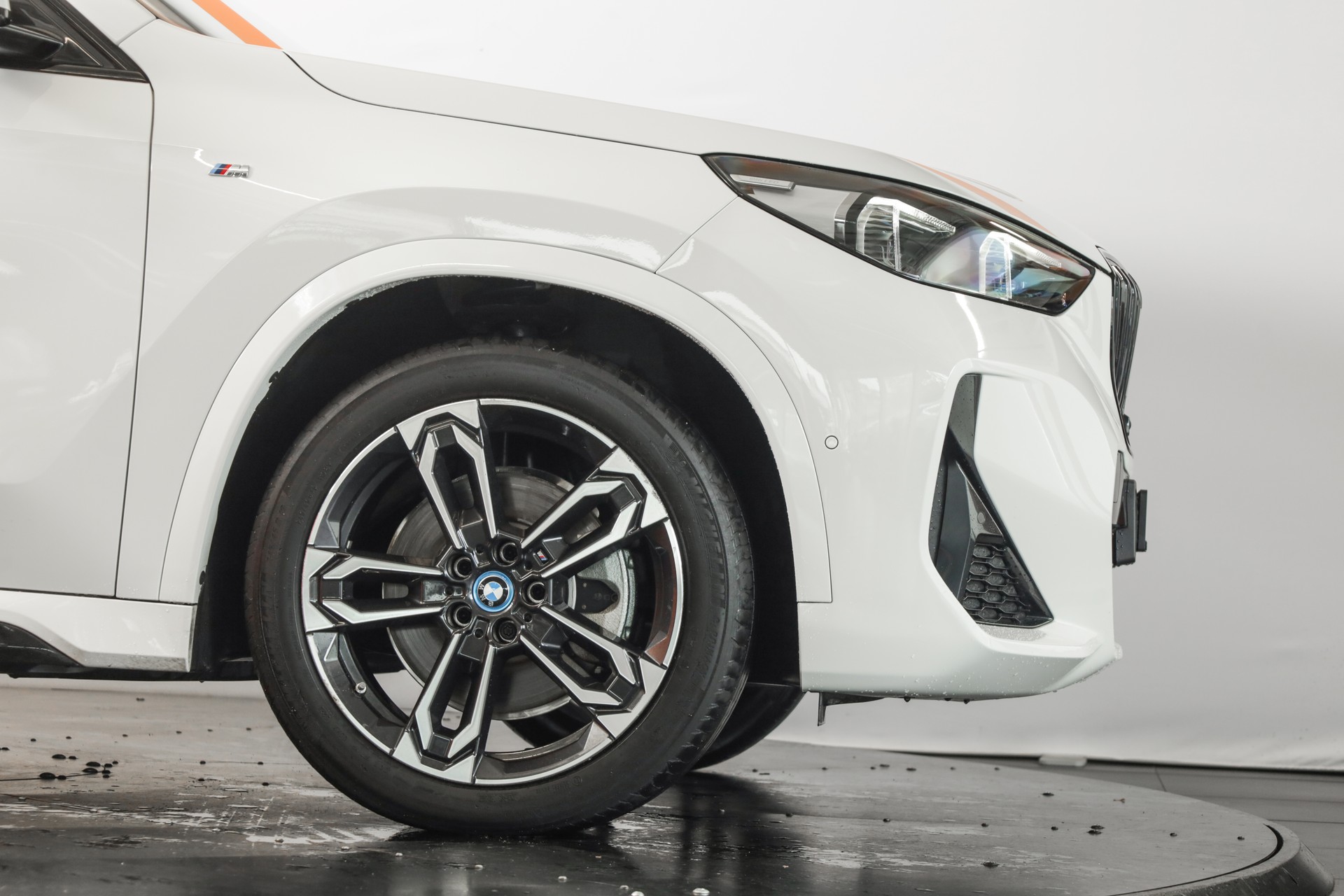 BMW iX1 xDrive 30 M Sport • Attelage • Toit panoramique • Pack Innovation-image-8