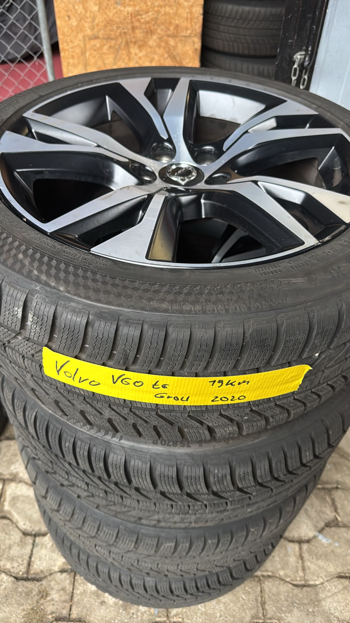 VOLVO V60 T6 eAWD Twin Engine Inscription Geartronic (CH) + 2.0T AHK-image-28