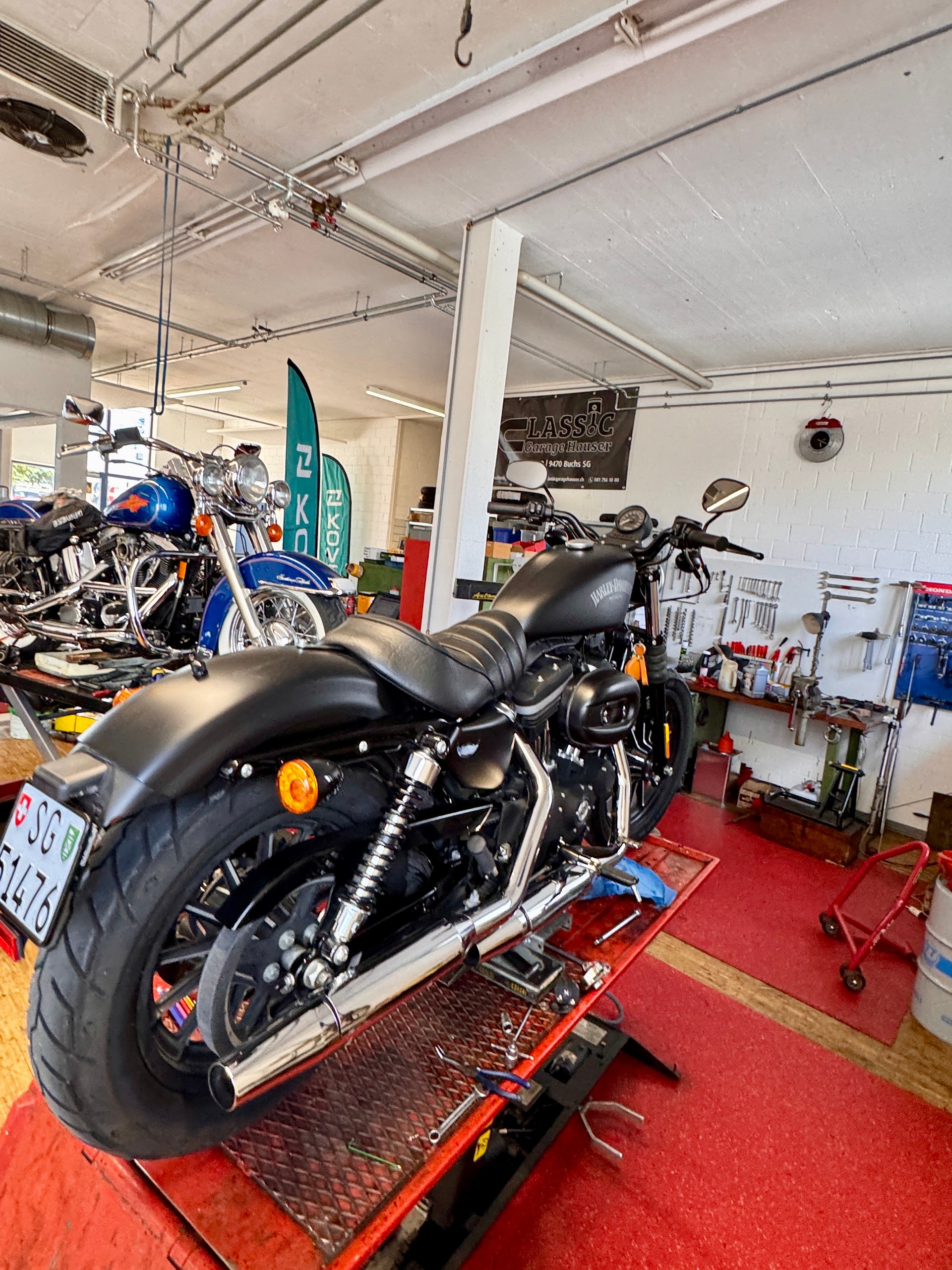 HARLEY-DAVIDSON XL 883 N Sportster Iron-image-10