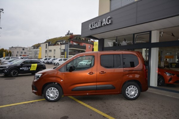 OPEL Combo-e Life 50kwh Elgegance-showroom-element-2