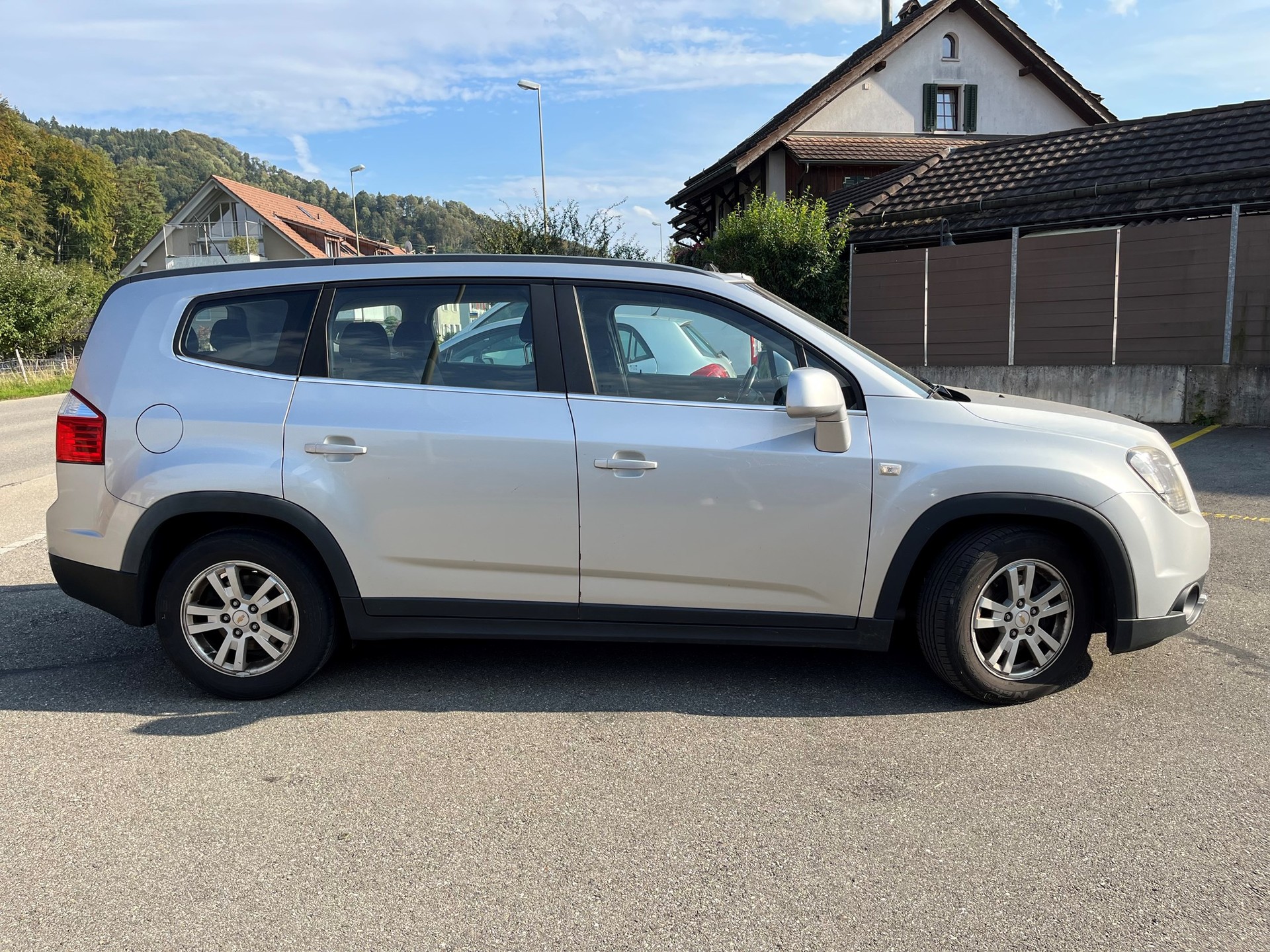 CHEVROLET Orlando 2.0 VCDi LT Automatic-image-3