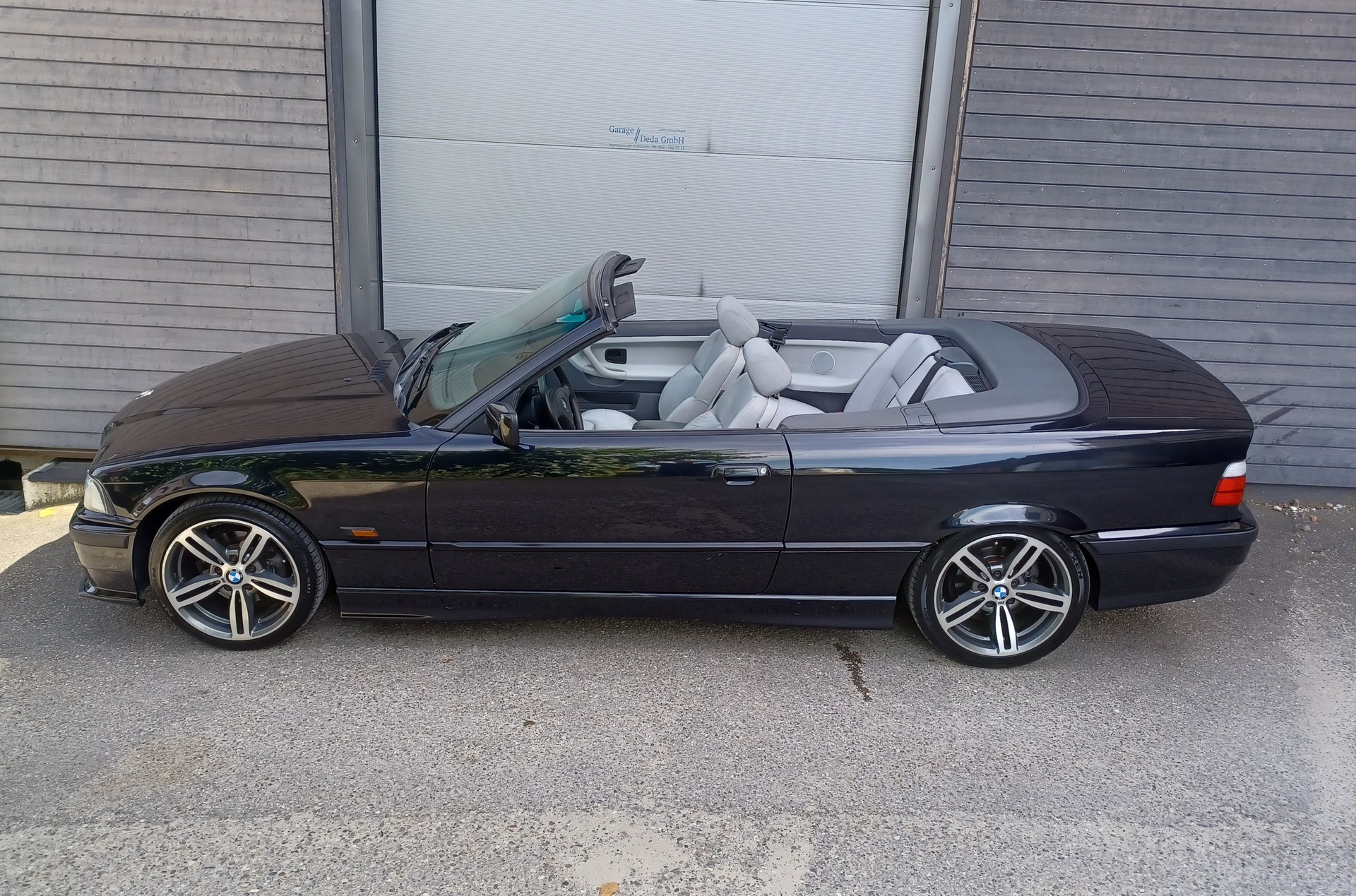 BMW 328i Cabrio-image-5