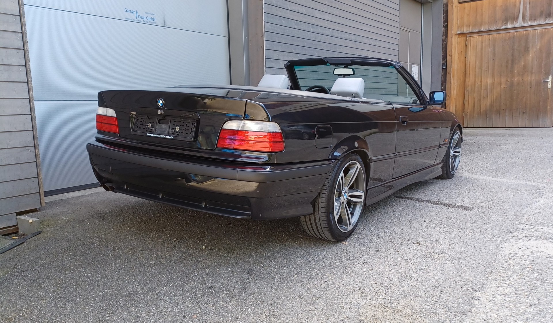 BMW 328i Cabrio-image-6