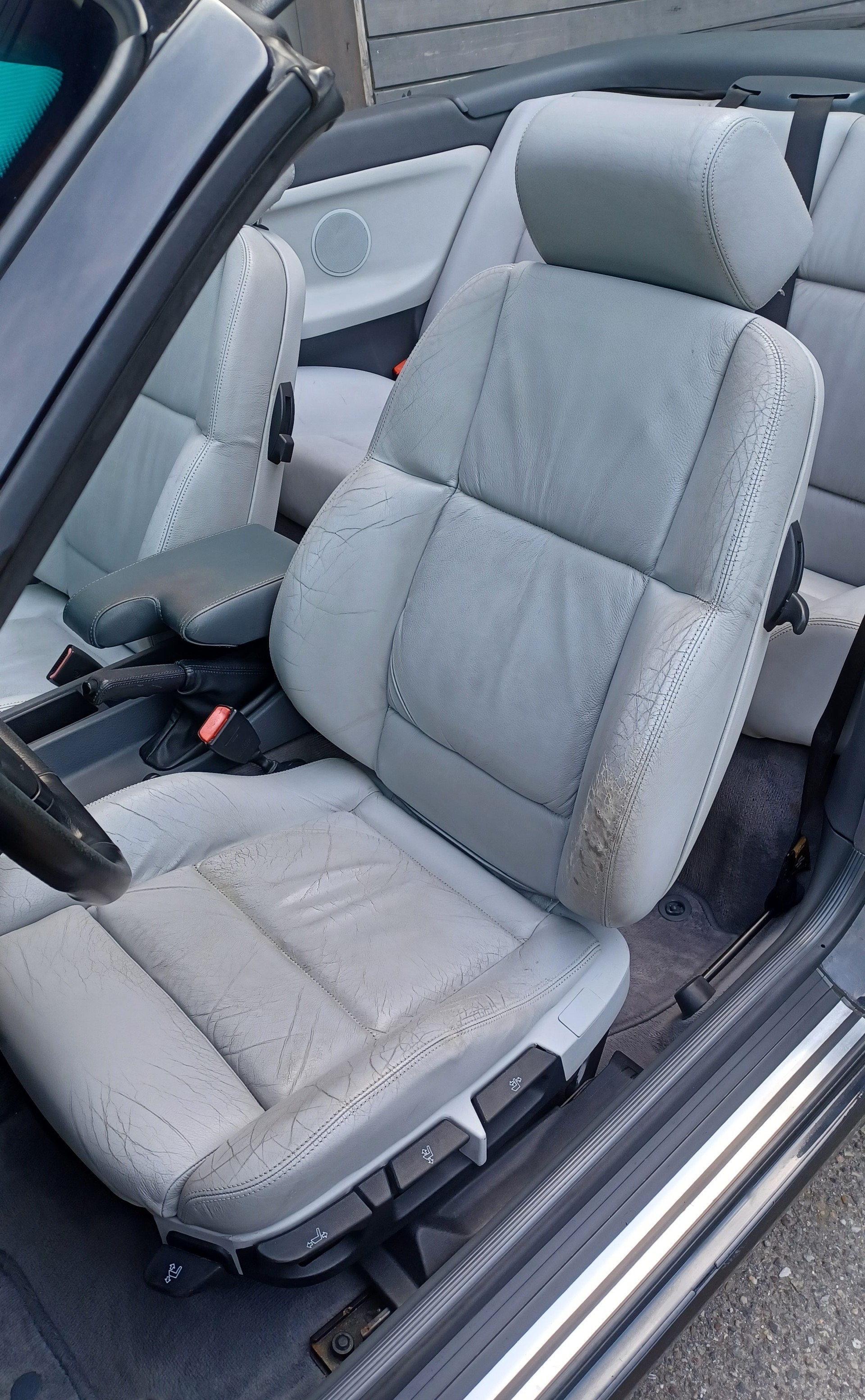 BMW 328i Cabrio-image-14