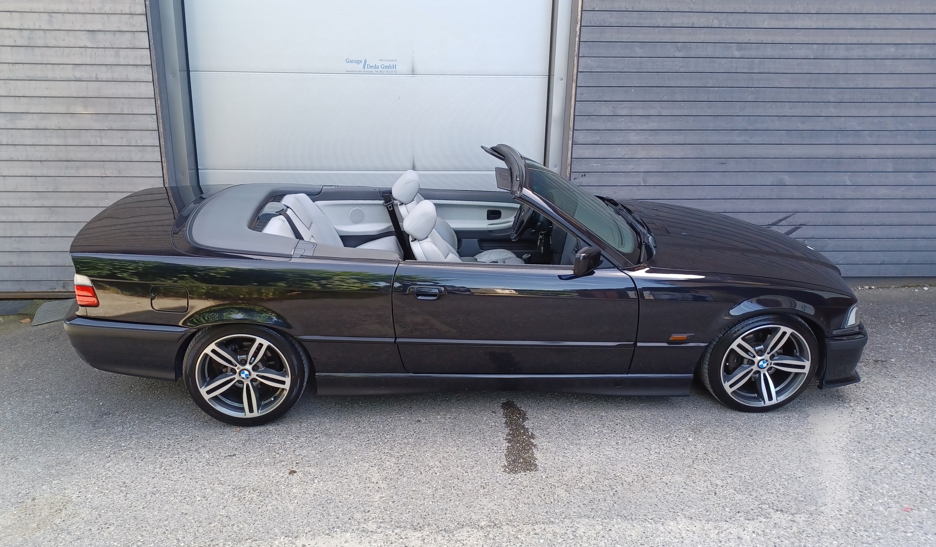 BMW 328i Cabrio-image-9