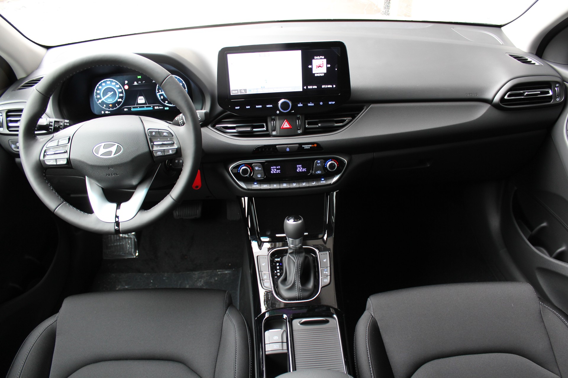 HYUNDAI i30 Wagon 1.5 T-GDi Amplia 48V MH DCT( FaceliftMy25)-image-12