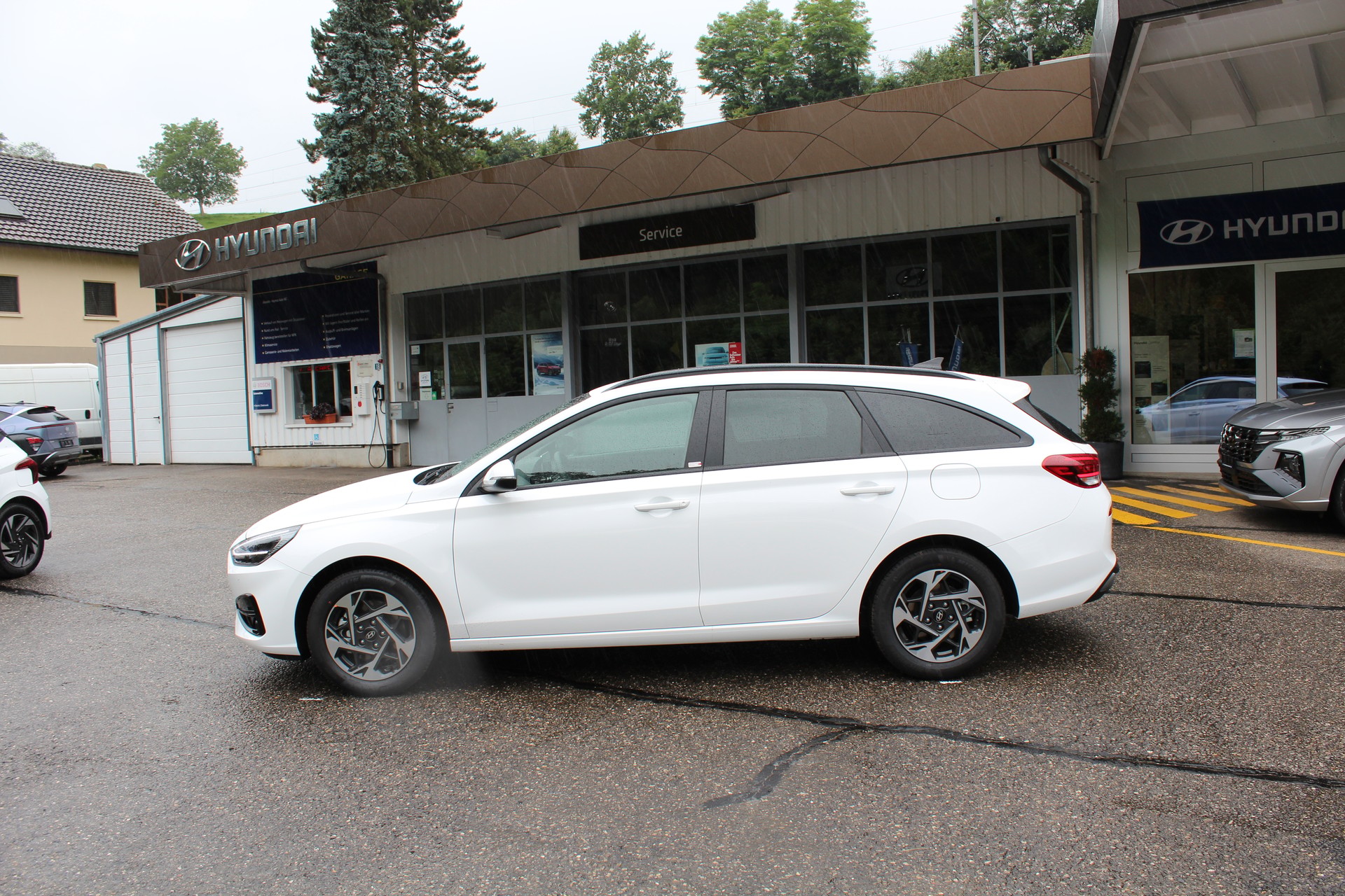 HYUNDAI i30 Wagon 1.5 T-GDi Amplia 48V MH DCT( FaceliftMy25)-showroom-element-1