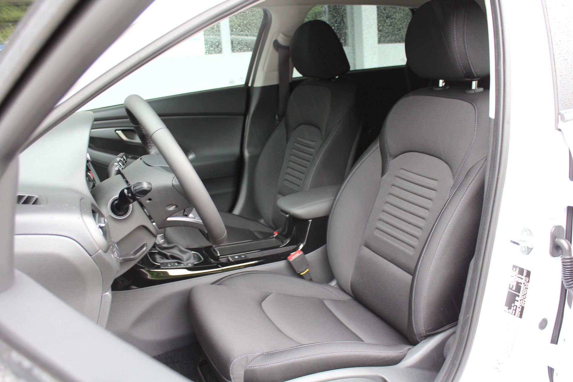 HYUNDAI i30 Wagon 1.5 T-GDi Amplia 48V MH DCT( FaceliftMy25)-image-9