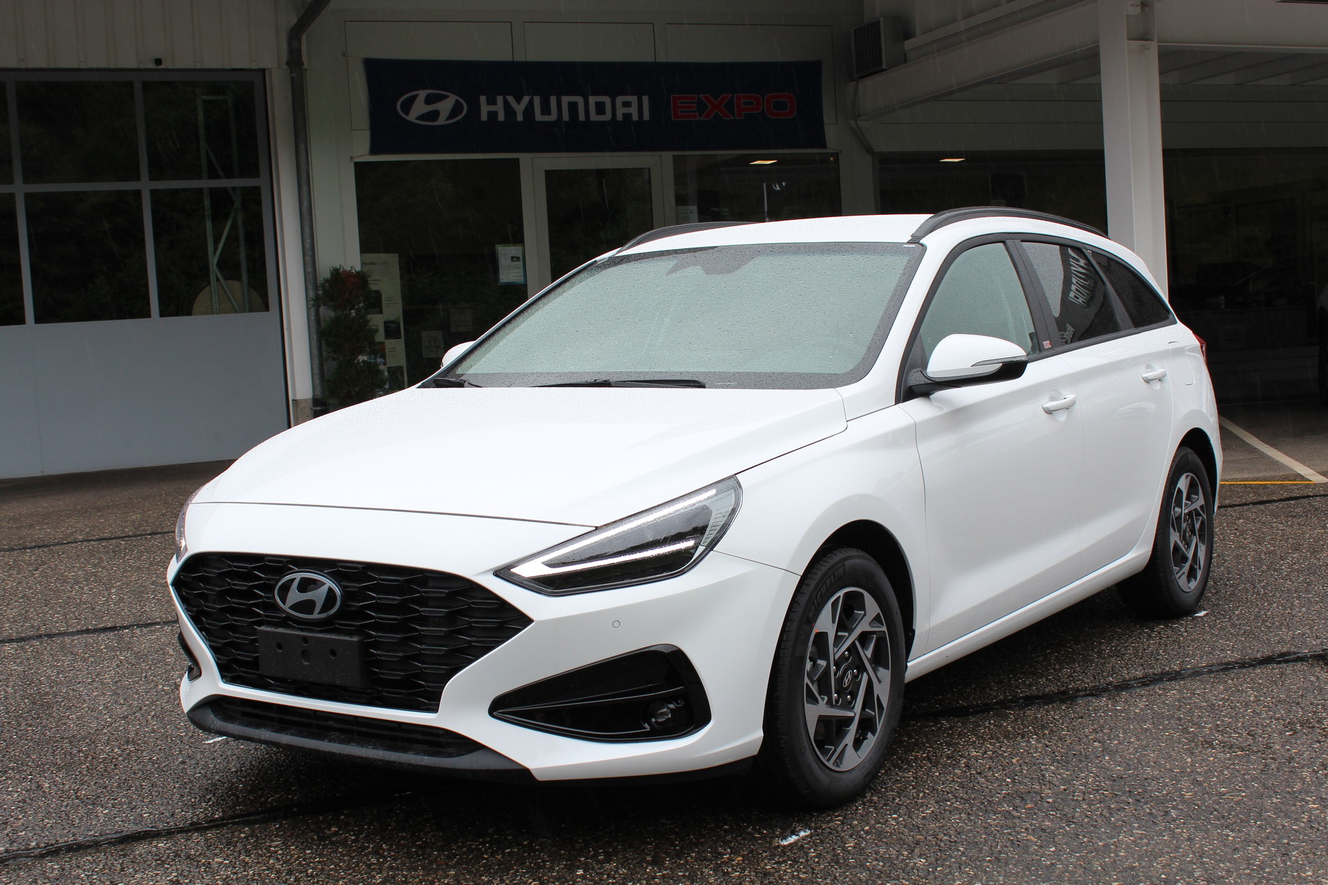 HYUNDAI i30 Wagon 1.5 T-GDi Amplia 48V MH DCT( FaceliftMy25)-image-4