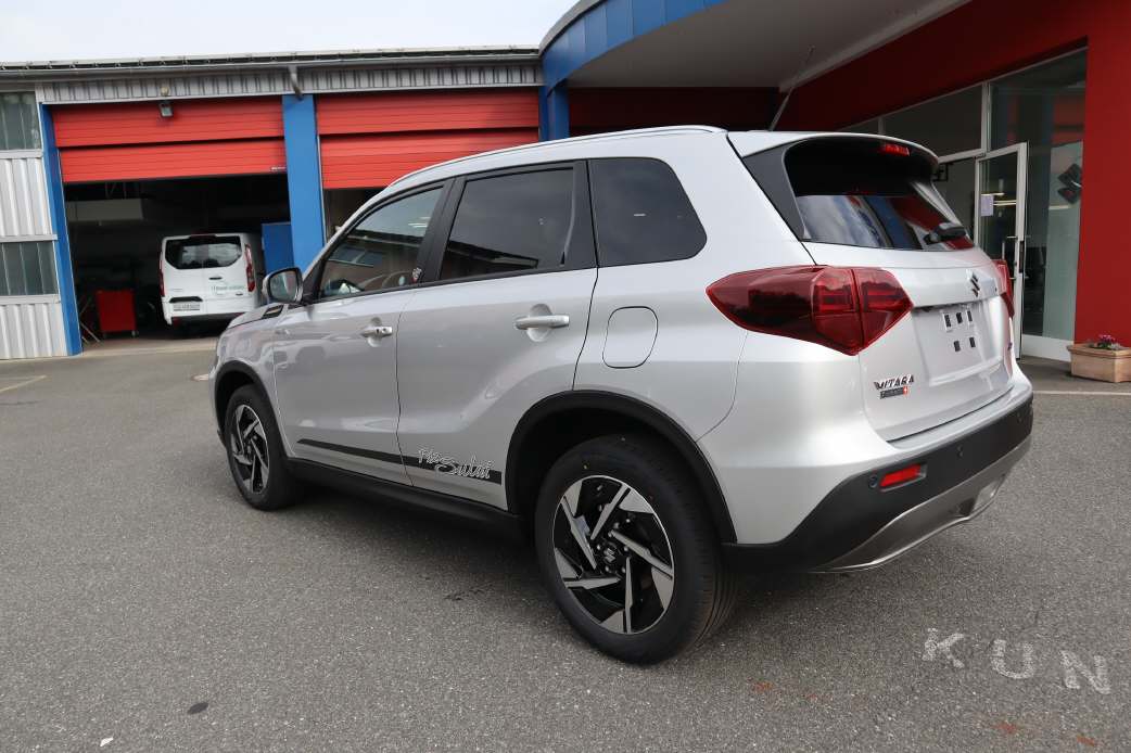 SUZUKI Vitara 1.5 Piz Sulai Top Hybrid 4x4-image-5