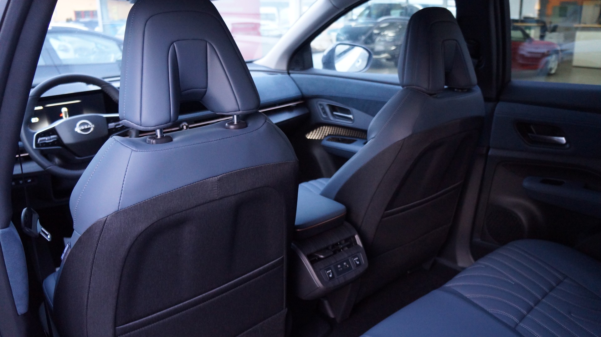 NISSAN Ariya 87 kWh Evolve-image-10