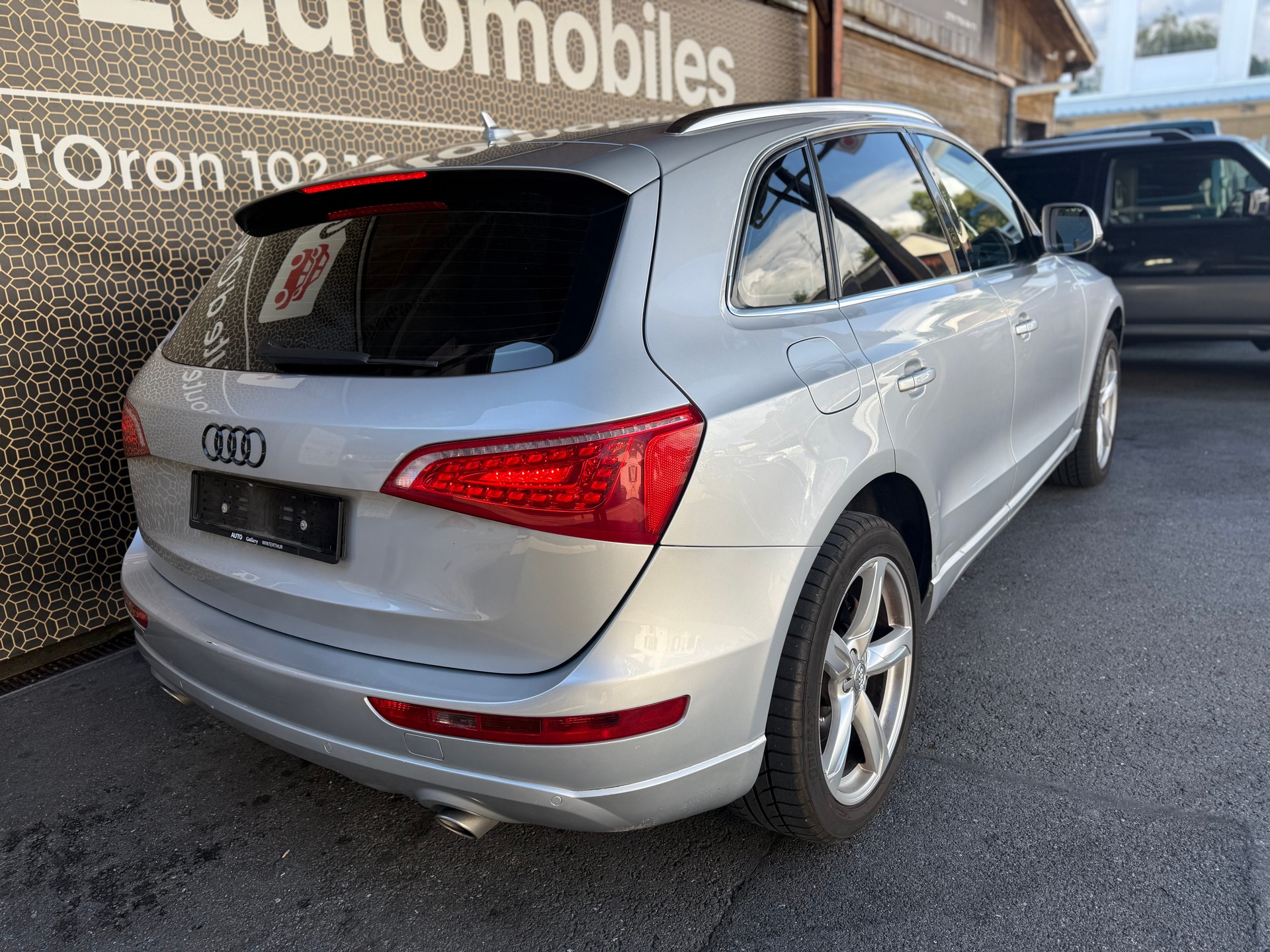 AUDI Q5 3.0 TDI quattro S-tronic-showroom-element-2