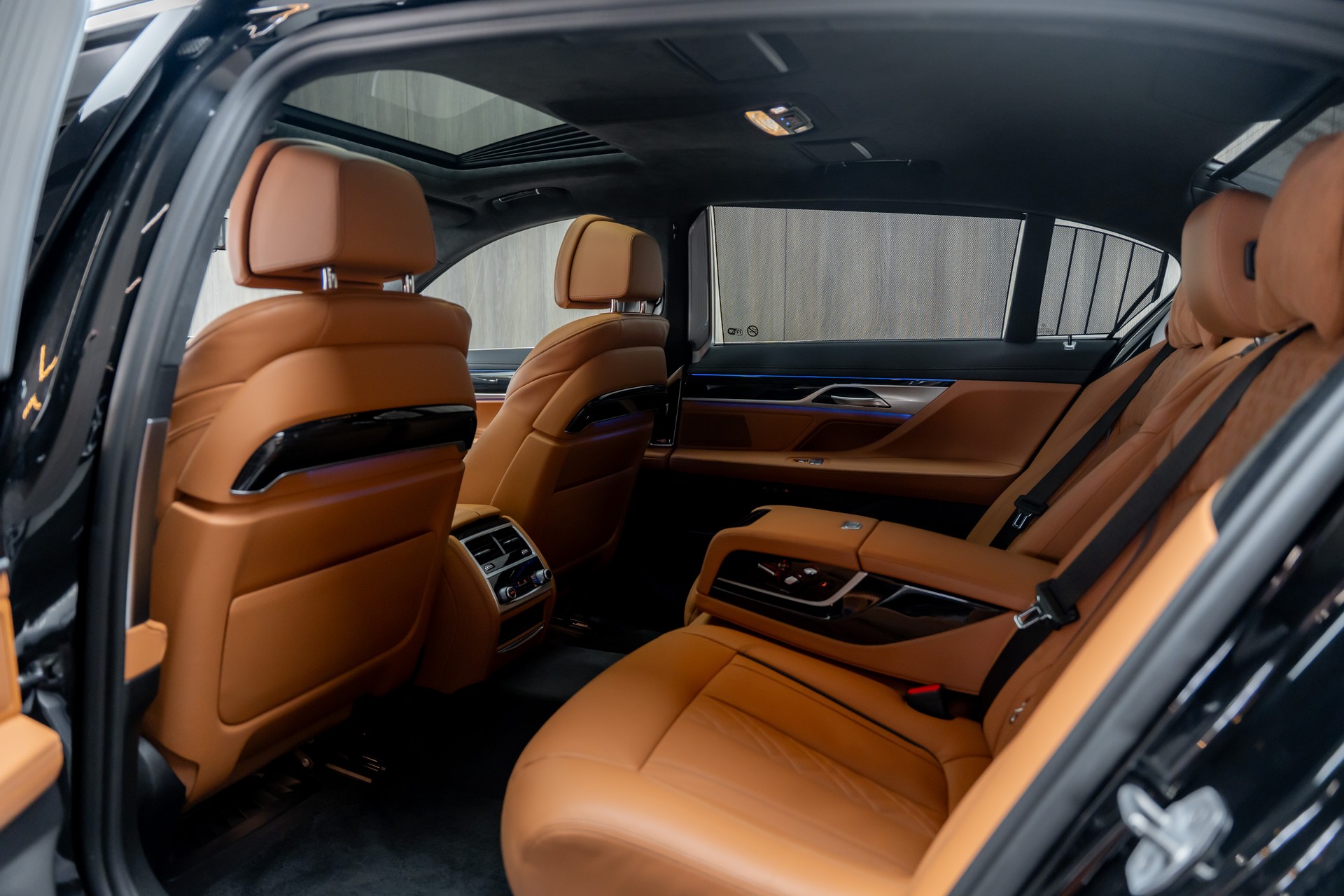 BMW 745Le xDrive Steptronic-image-12