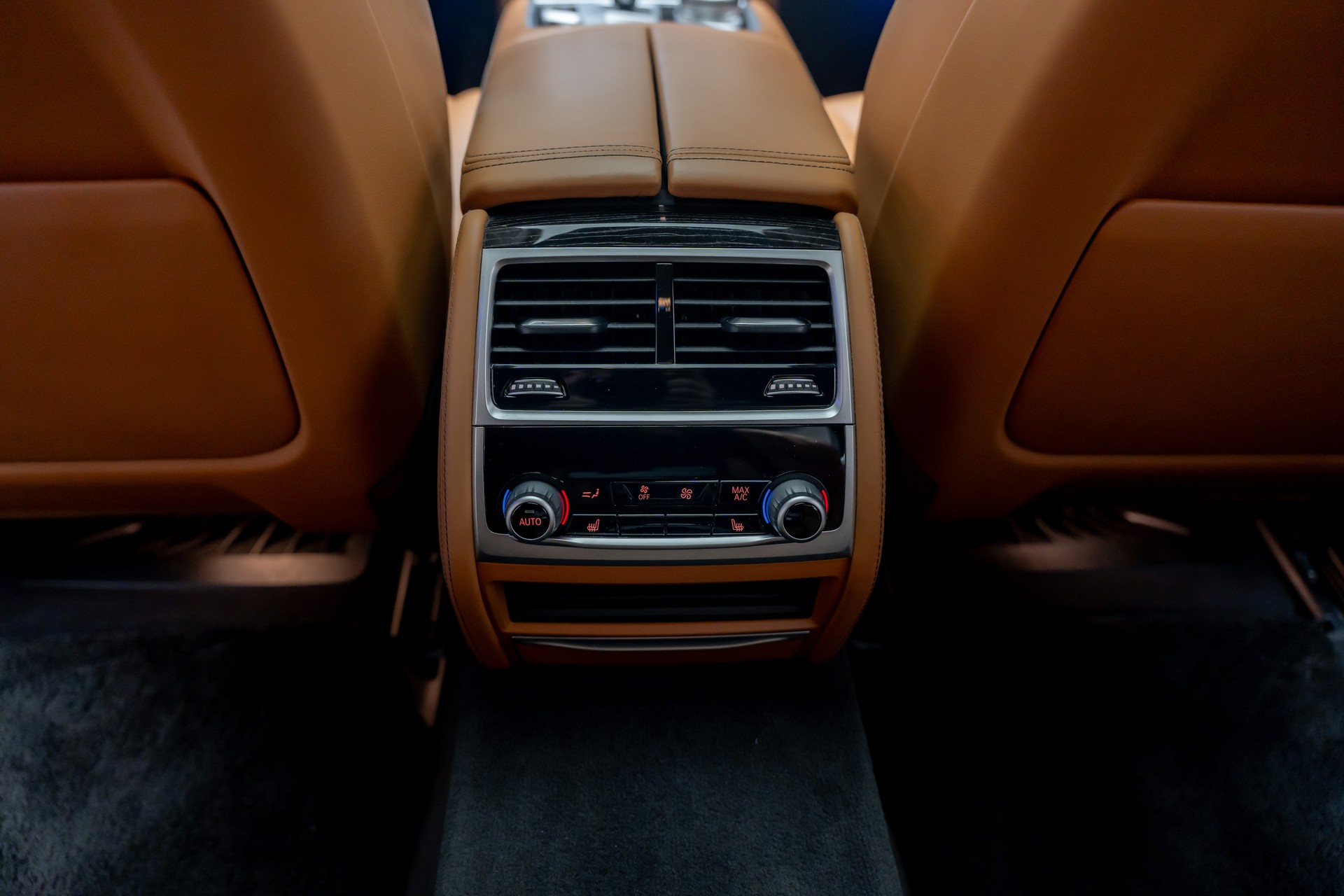 BMW 745Le xDrive Steptronic-image-11
